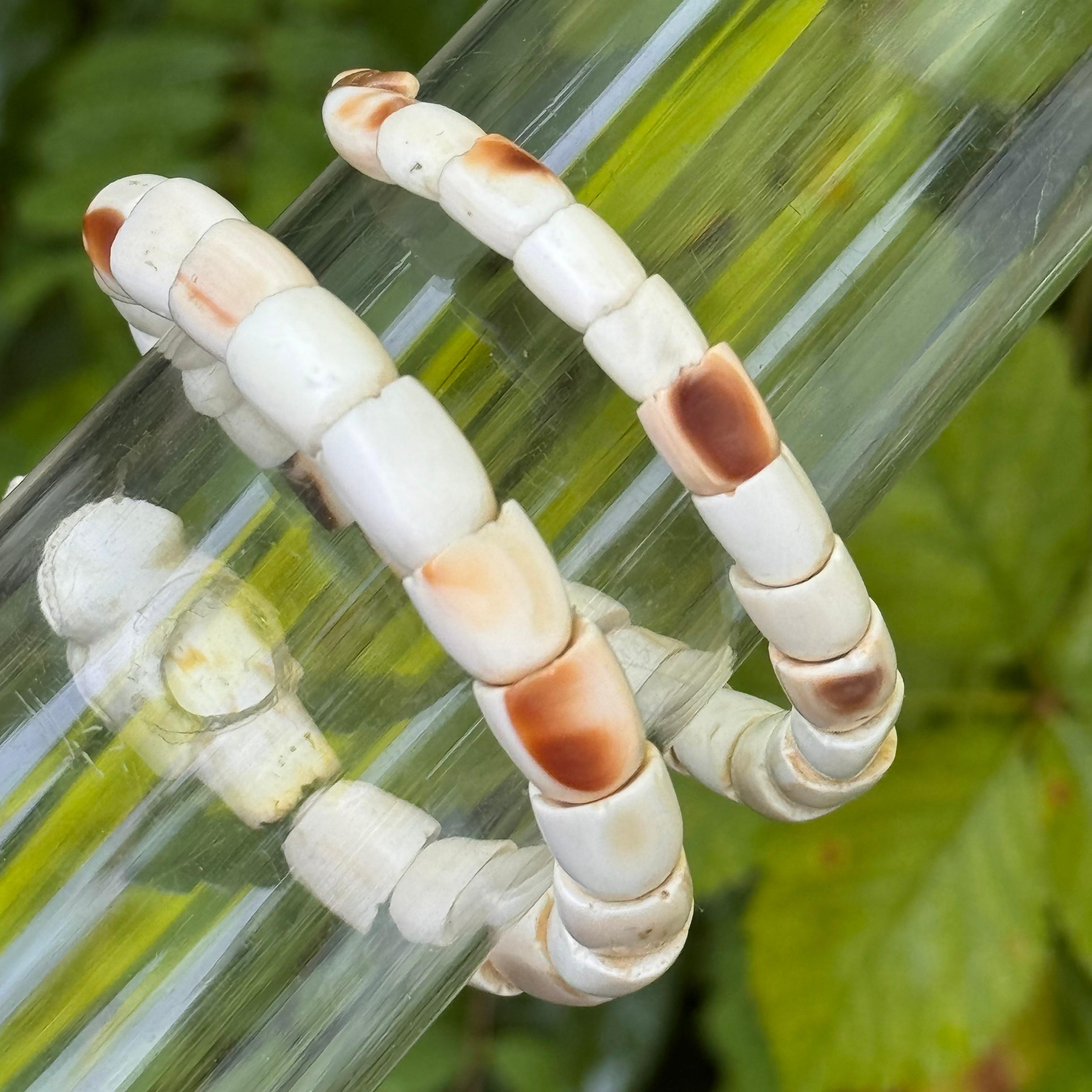 Serpiente de Coral Antigua Tallada Enrollada  Pulsera en venta 5