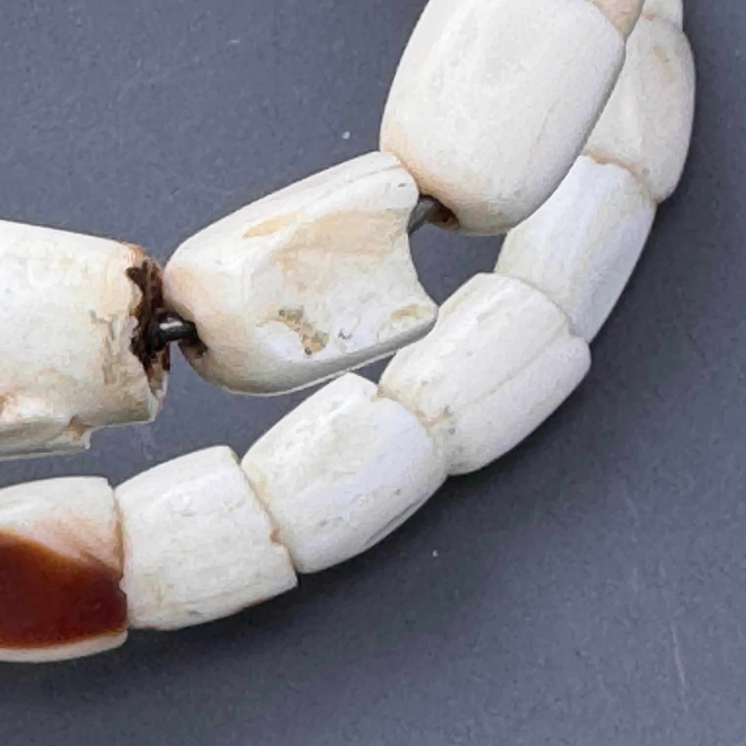 Serpiente de Coral Antigua Tallada Enrollada  Pulsera en venta 8