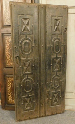 Antique main door hand-carved, in black patina, '500 Italy