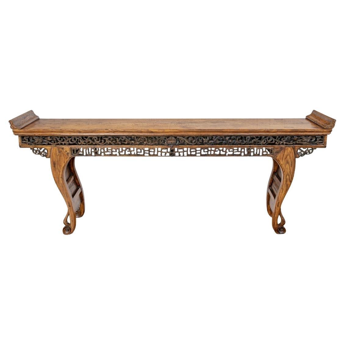 Ancienne table d'autel chinoise du Nord en bois d'orme sculpté