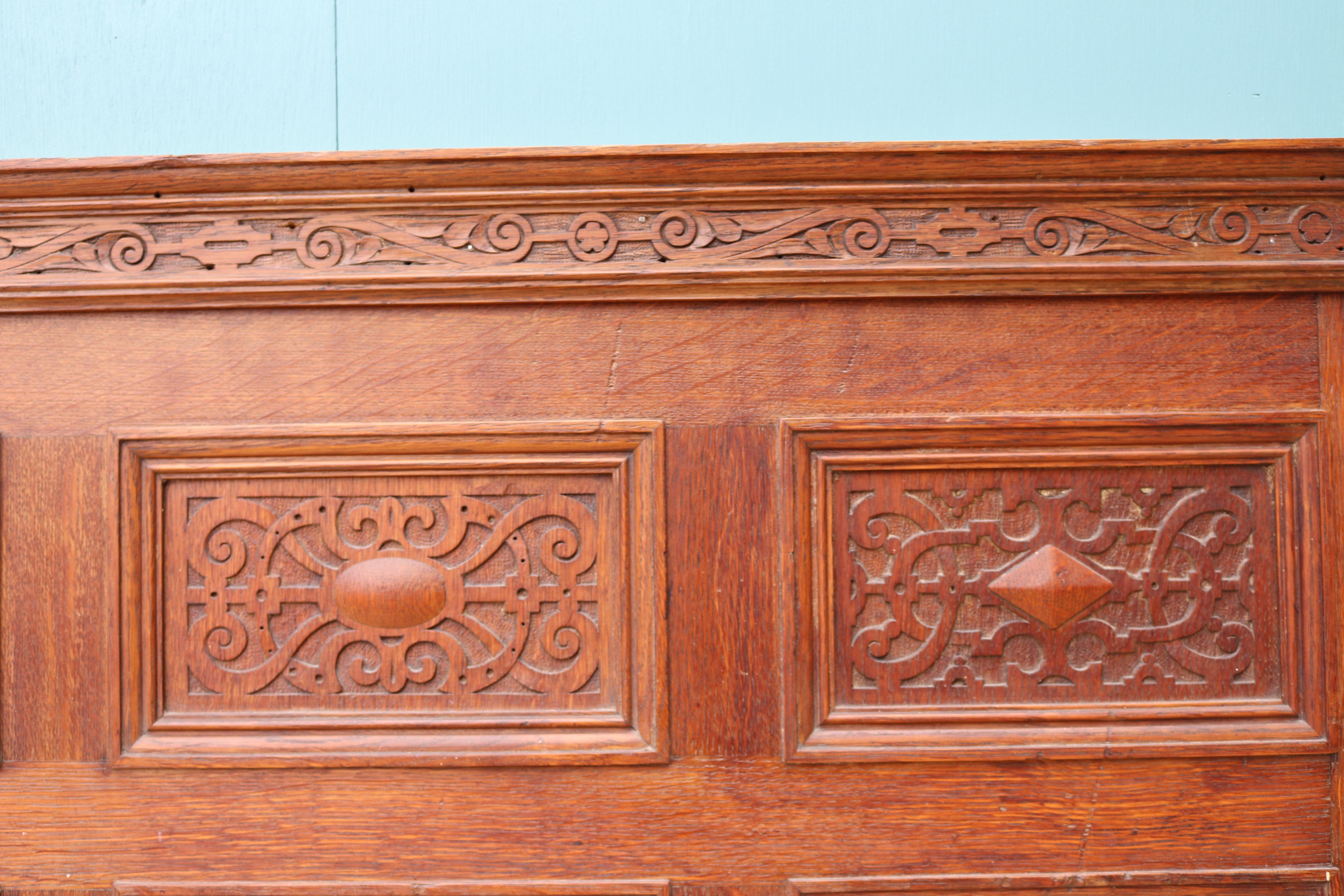 Antique Carved English Oak Linenfold Panelling 1