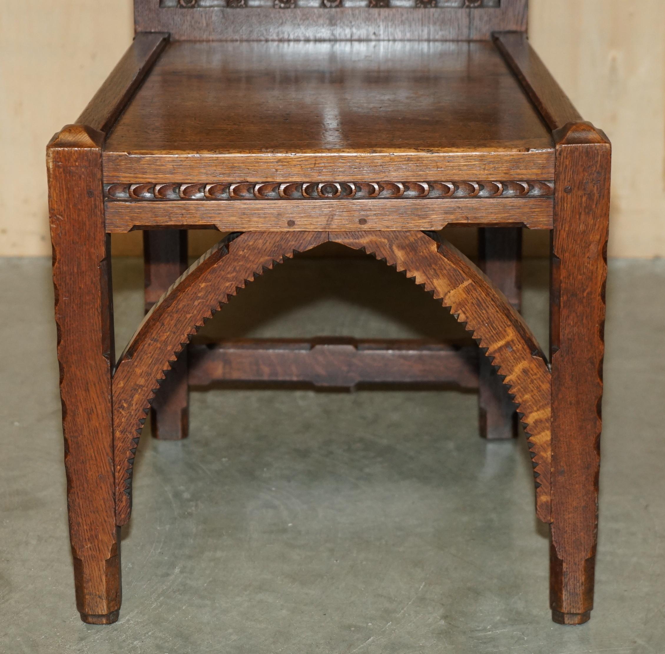 ANTICA SEDIA DA SALONE IN QUERCIA INGLESE CARVELLATA CON CUSTODIA ARMORIALE DI BRACCIOLI in vendita 3
