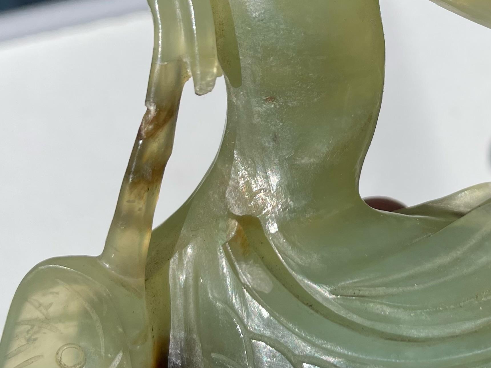 Figure ancienne sculptée, orientale, jade, étude de l'oiseau de Para, Chine, 20e siècle en vente 1