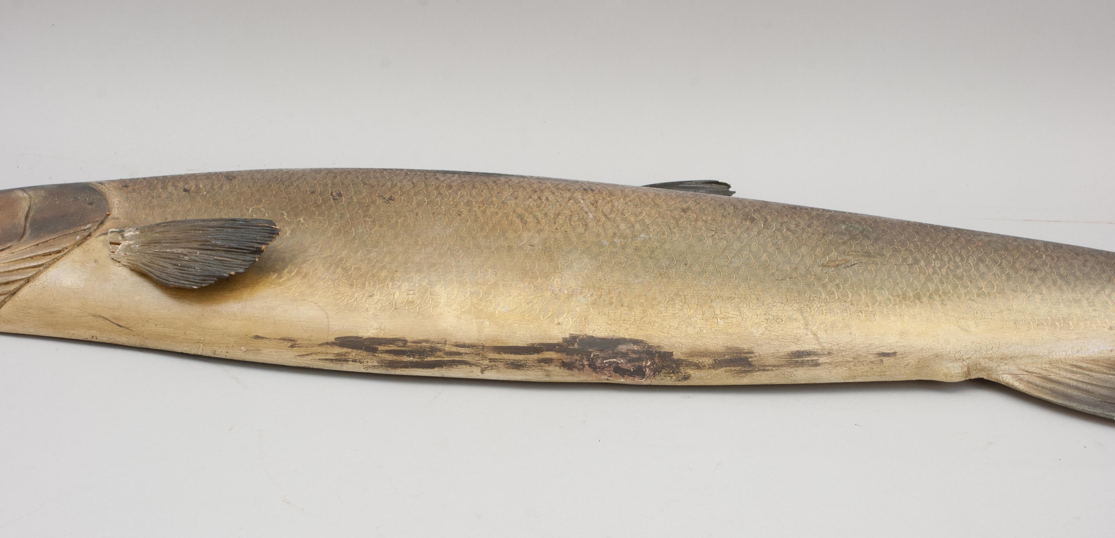 Antike geschnitzte Fischtrophäe eines Fochaber-Lachs. im Angebot 6