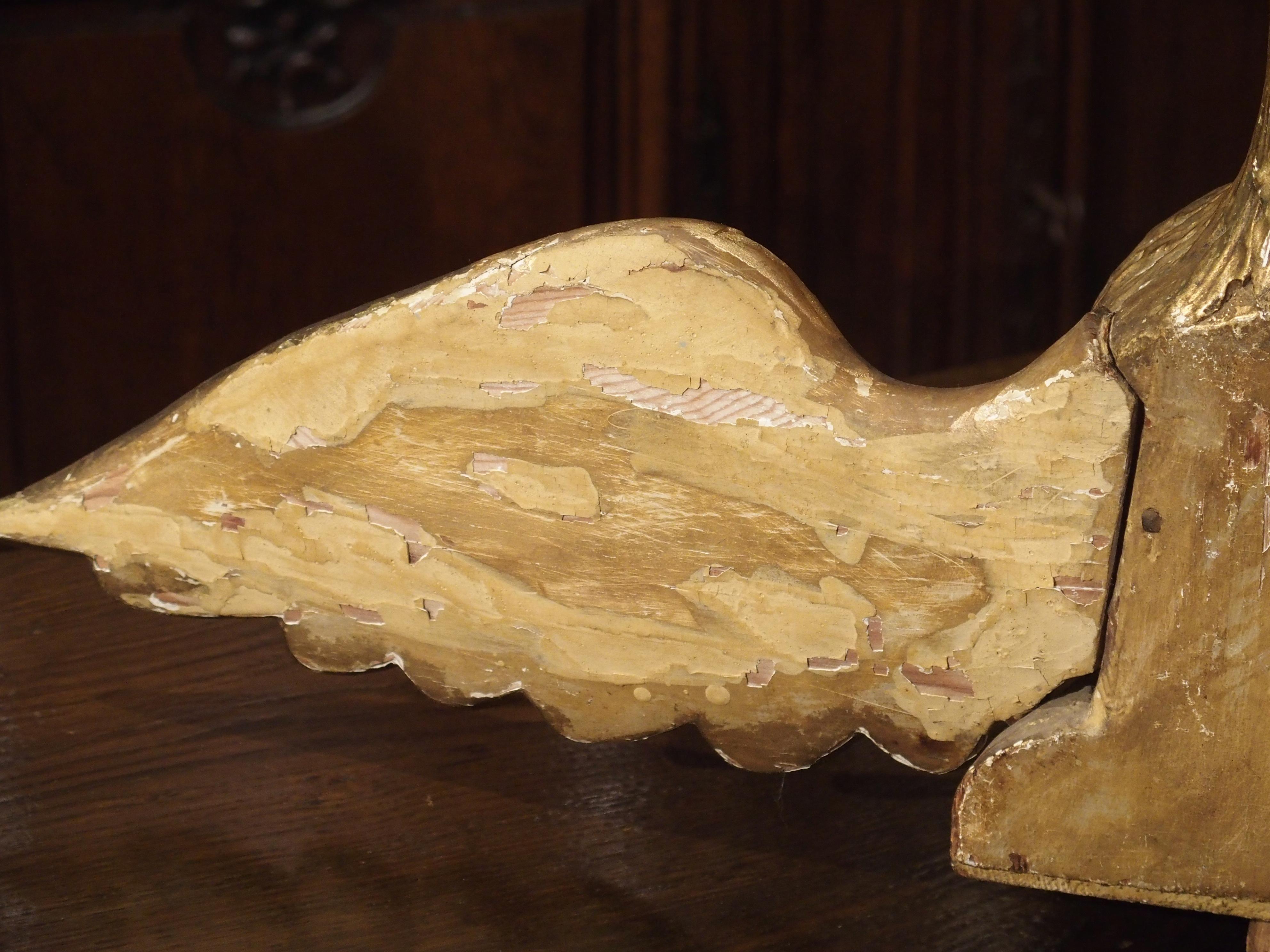 Statue ancienne d'aigle en bois doré sculpté et sculpté en vente 6