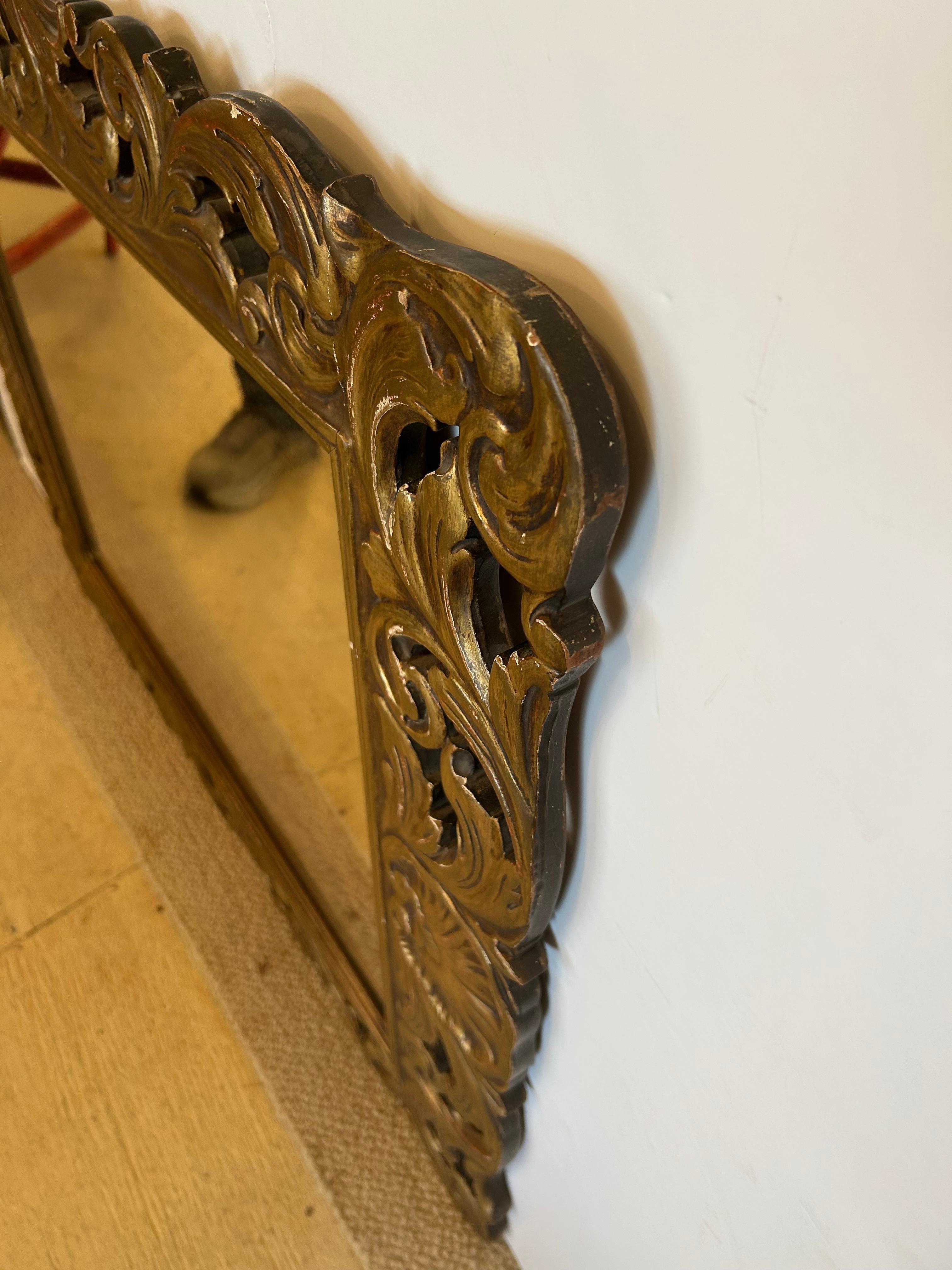 Antiker geschnitzter Giltwood-Spiegel mit Muschelform-Dekoration im Angebot 5