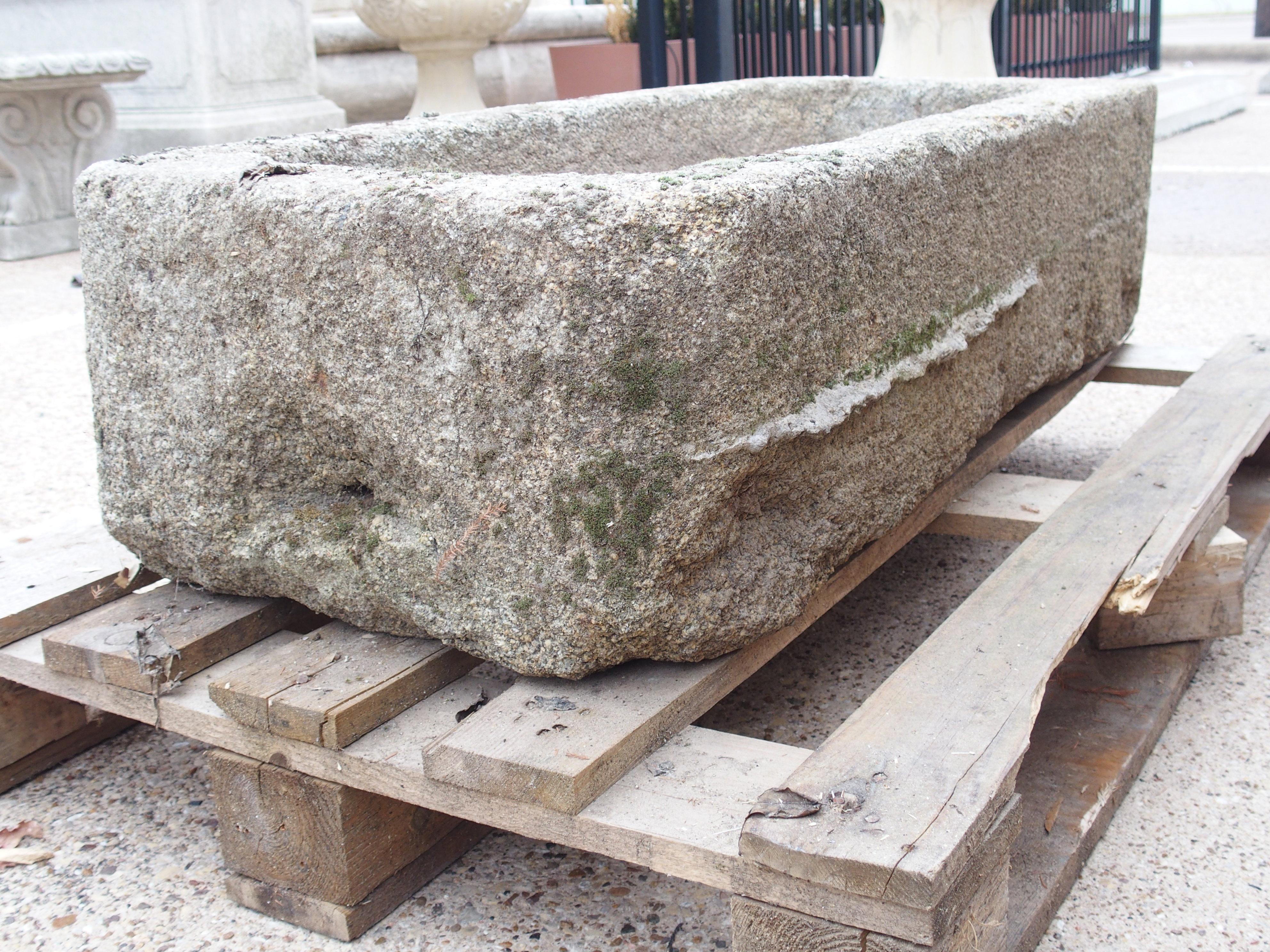 Antiker geschnitzter Granit-Bauerntopf aus der Normandie, Frankreich, 19. Jahrhundert im Angebot 4