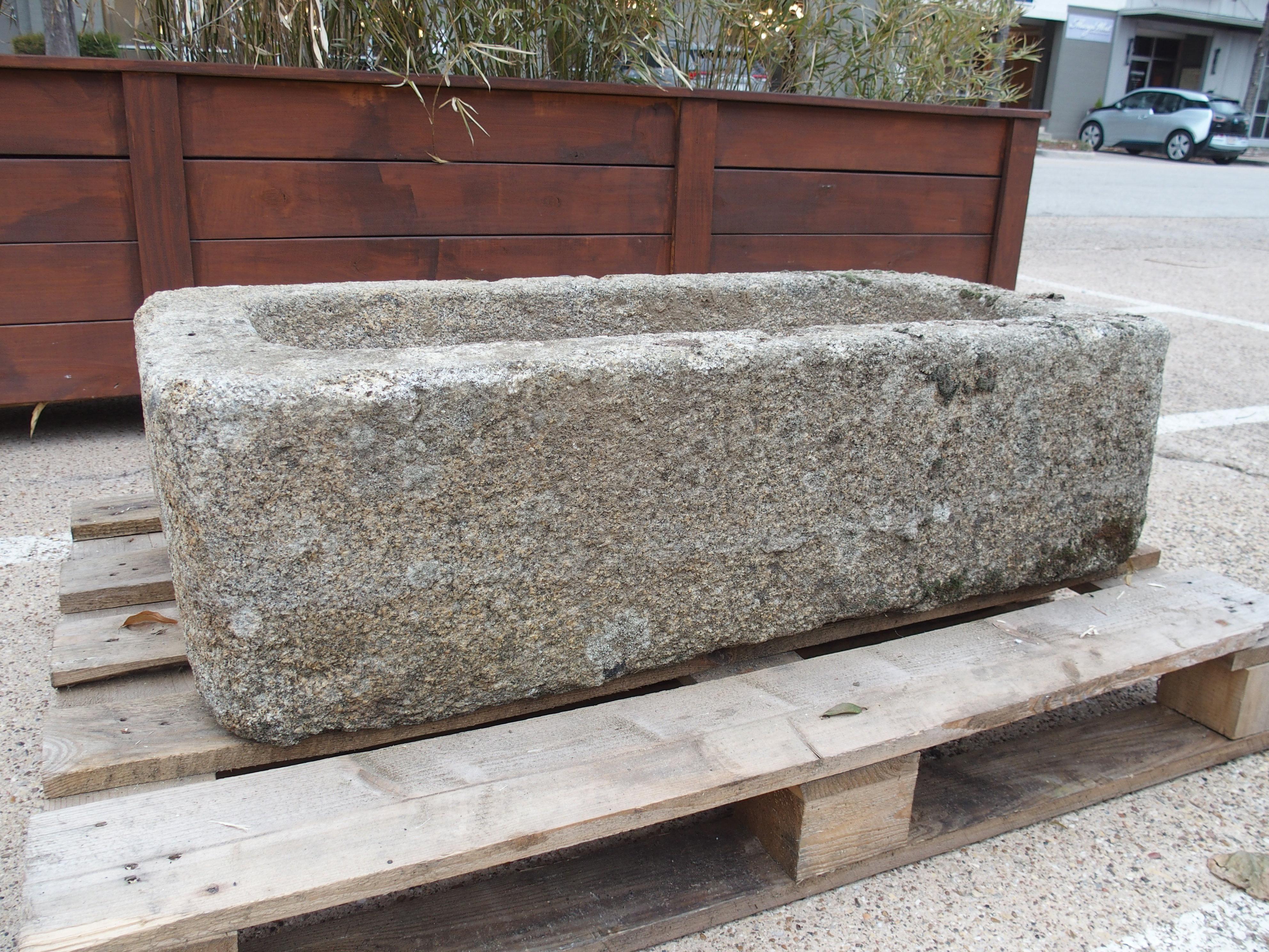 Antiker geschnitzter Granit-Bauerntopf aus der Normandie, Frankreich, 19. Jahrhundert im Angebot 5