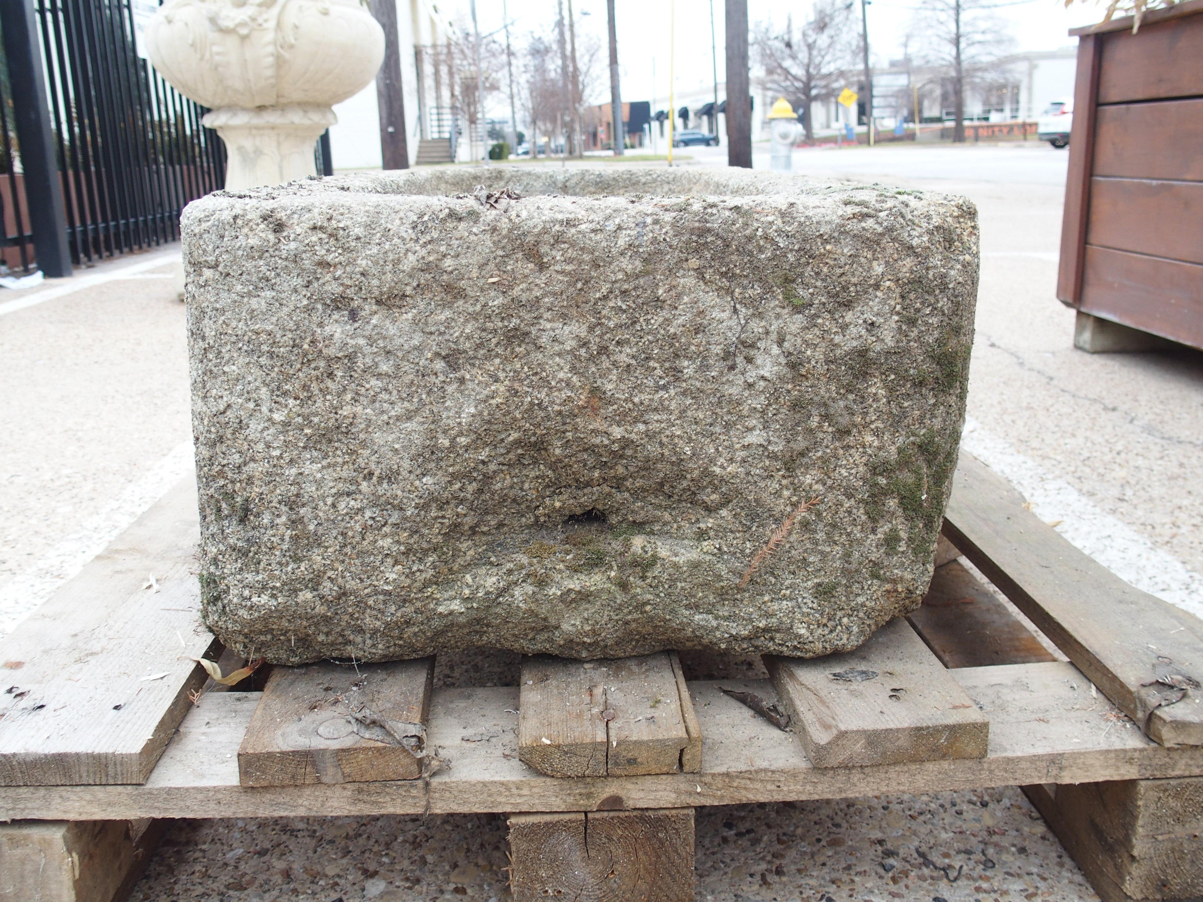 Antiker geschnitzter Granit-Bauerntopf aus der Normandie, Frankreich, 19. Jahrhundert im Angebot 2
