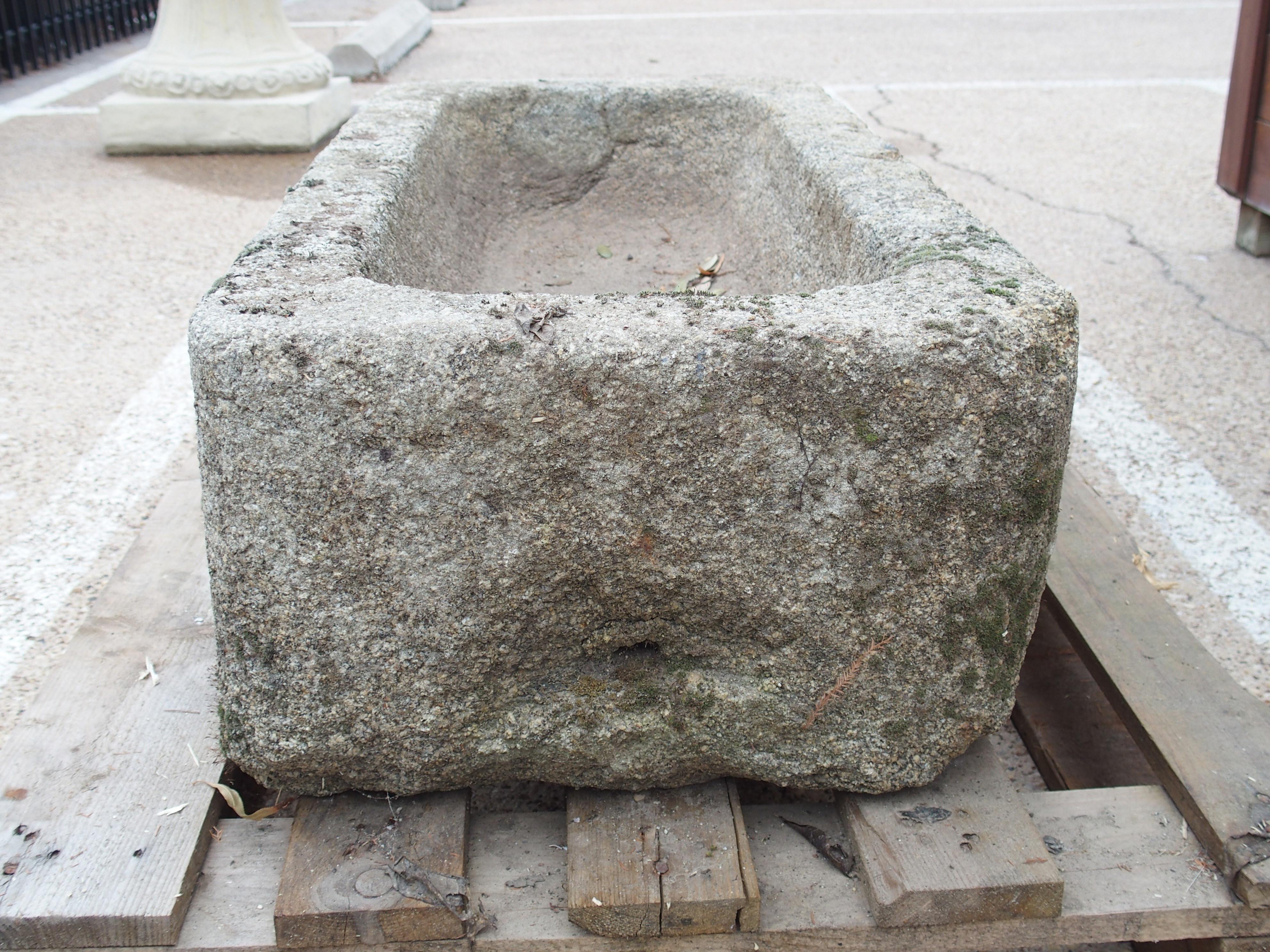 Antiker geschnitzter Granit-Bauerntopf aus der Normandie, Frankreich, 19. Jahrhundert im Angebot 3