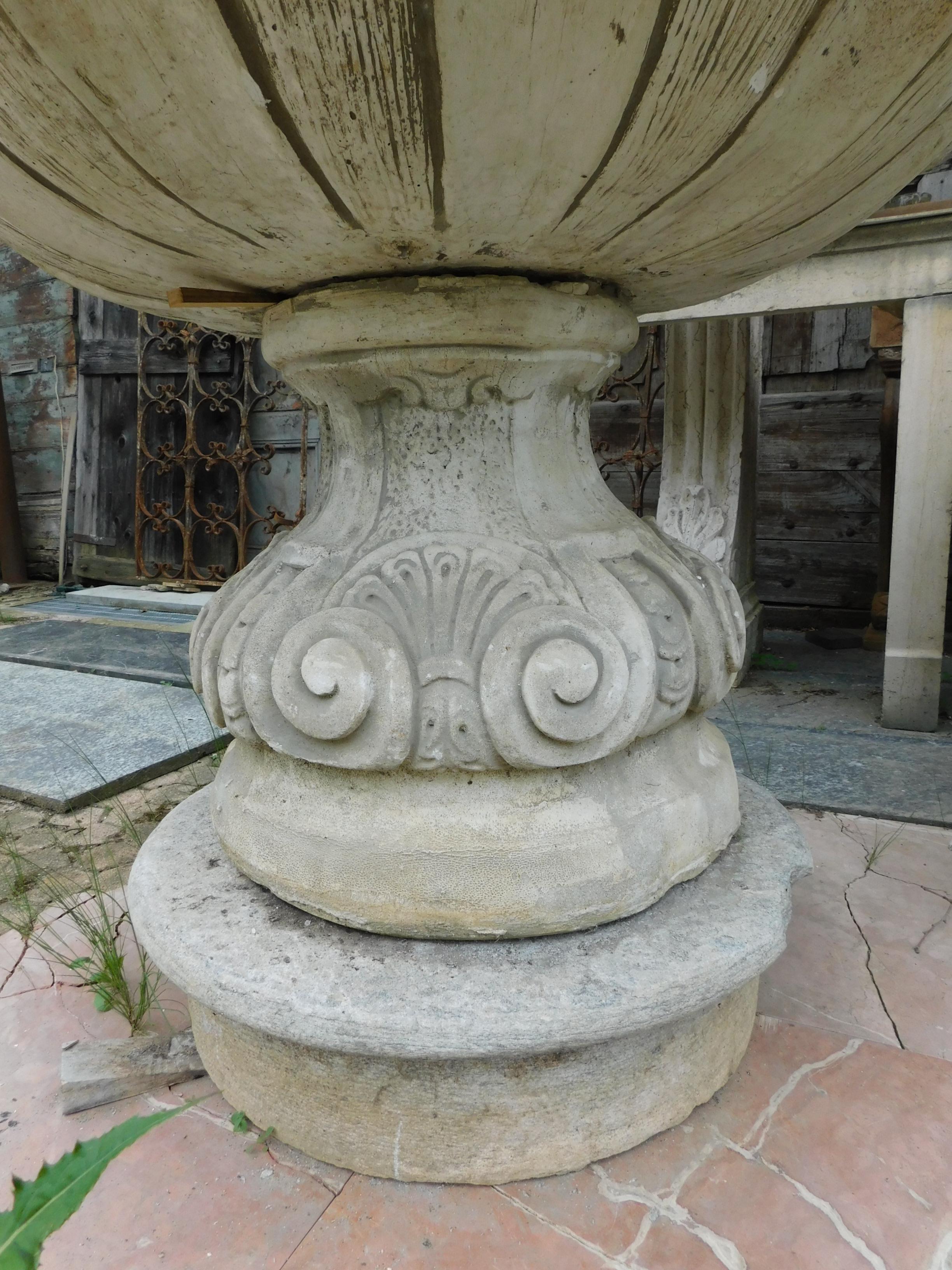 Antique Carved Gray Stone Fountain with Putto, Double Basin, 19th Century, Italy In Good Condition In Cuneo, Italy (CN)