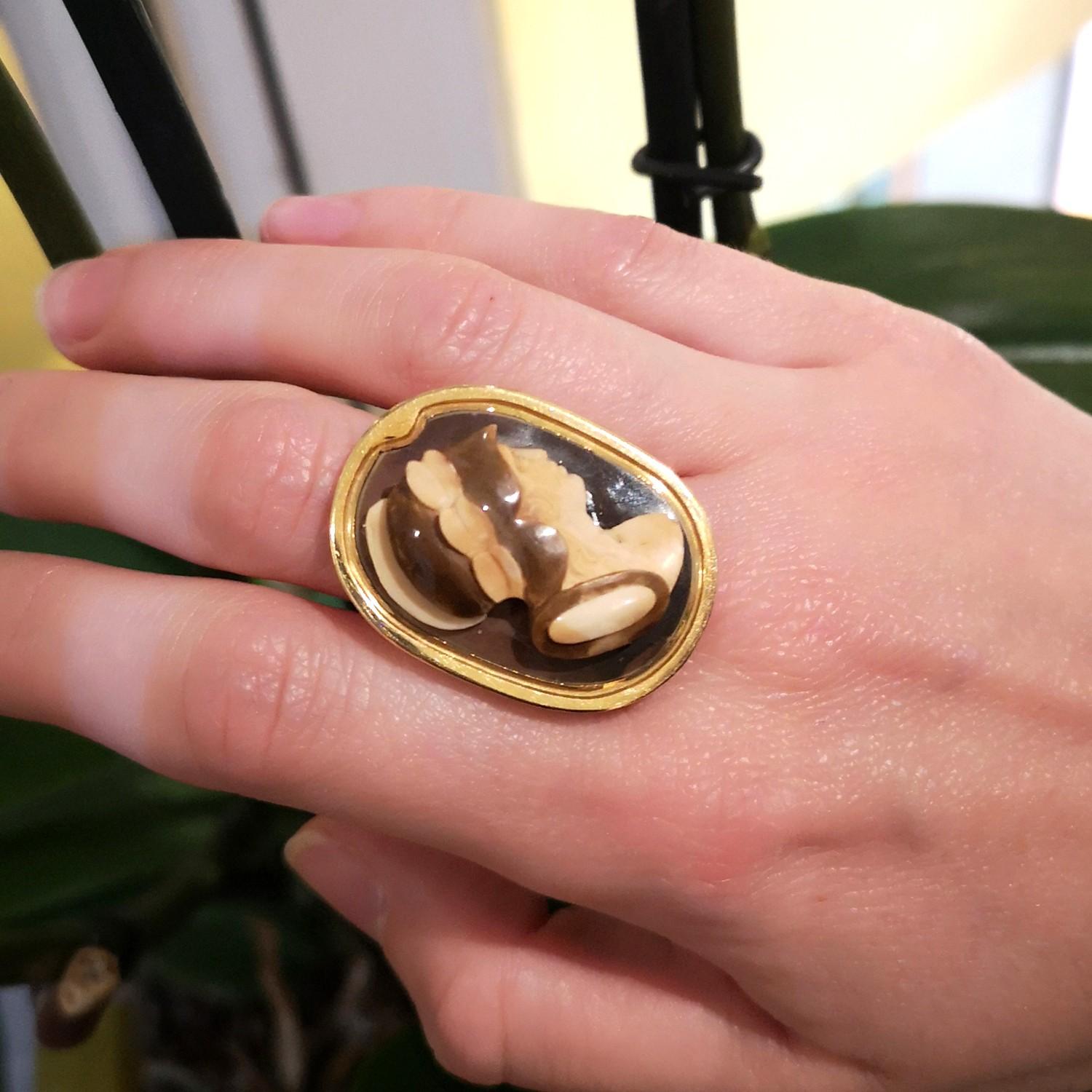 Antique Carved Hardstone Cameo Ring In Good Condition For Sale In London, GB