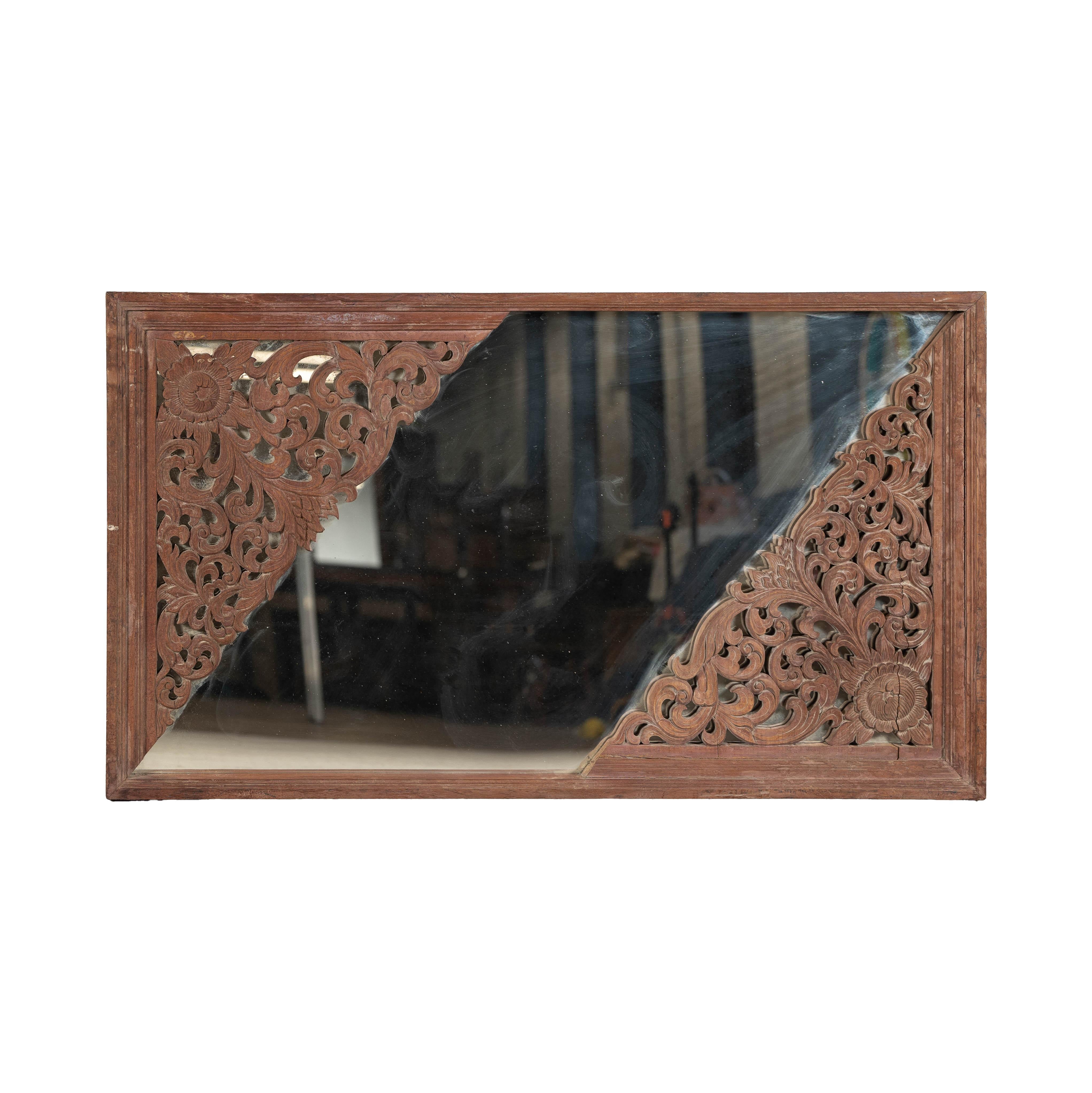 Miroir ancien en bois dur sculpté avec rinceaux floraux, début du 20e siècle en vente 3