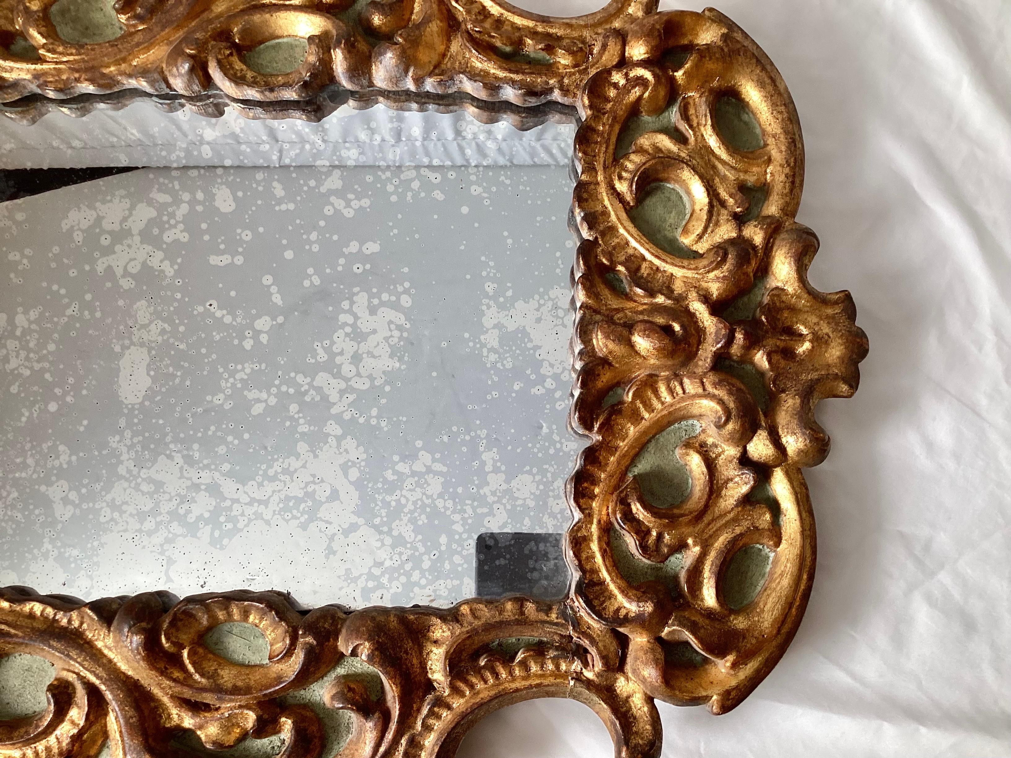 Antique Carved Italian Gilt Wood Mirror In Good Condition In Lambertville, NJ