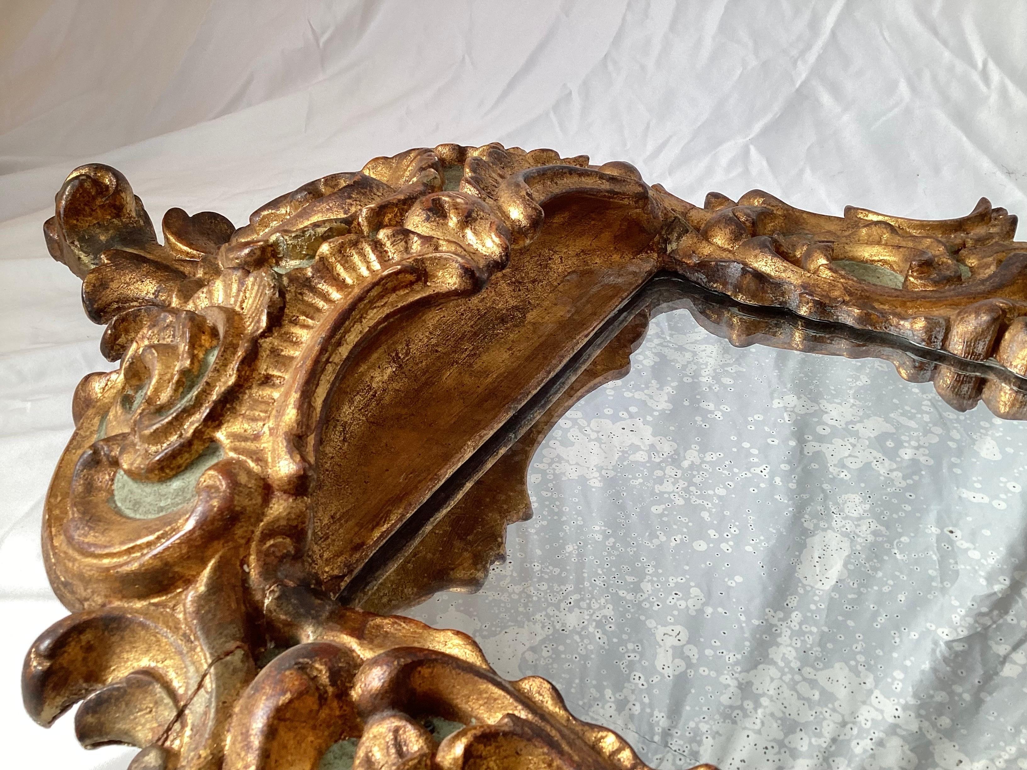 Miroir italien ancien en bois doré sculpté 1