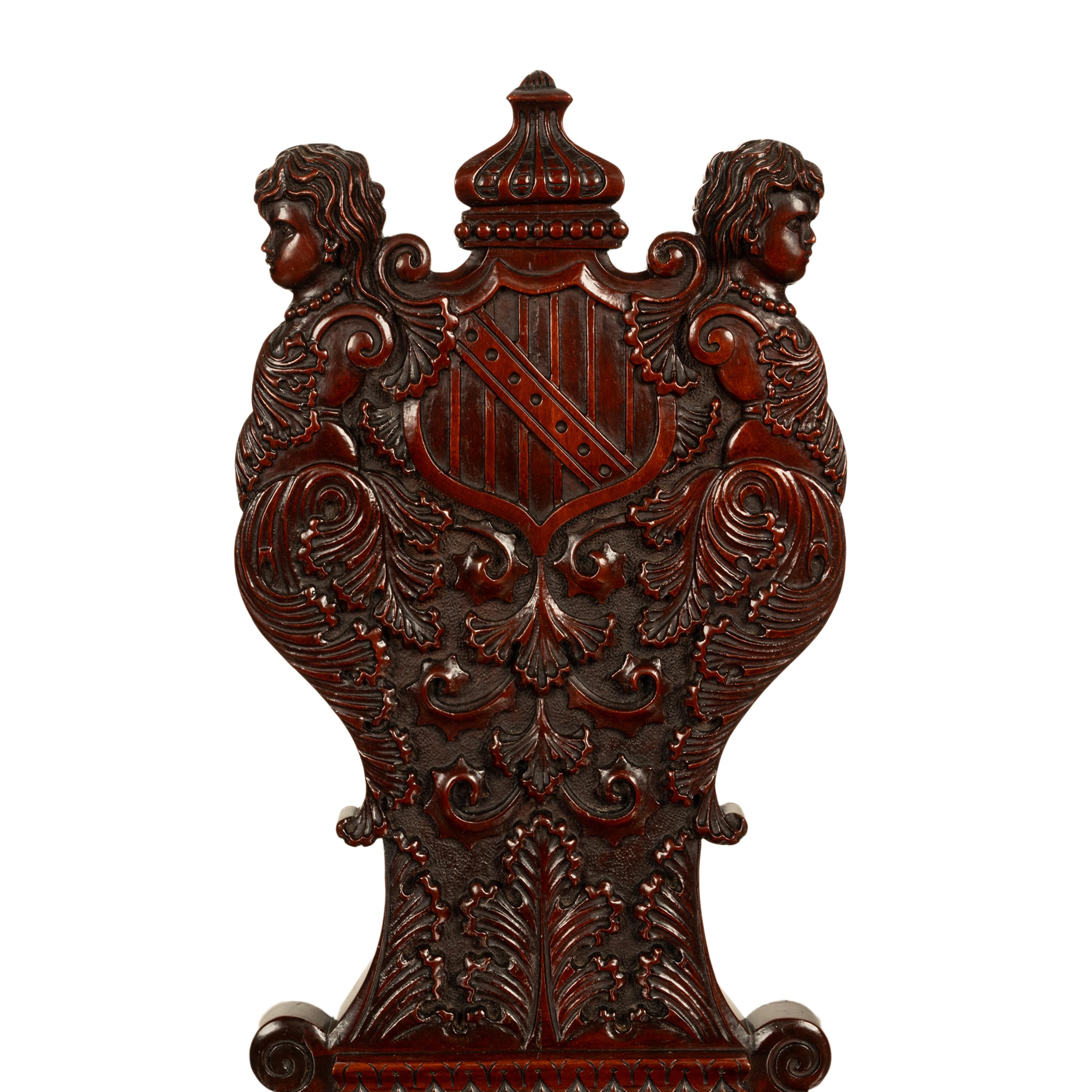 Antiker geschnitzter italienischer Renaissance-Revival-Sgabello-Stuhl Wappen & Putten im Angebot 4