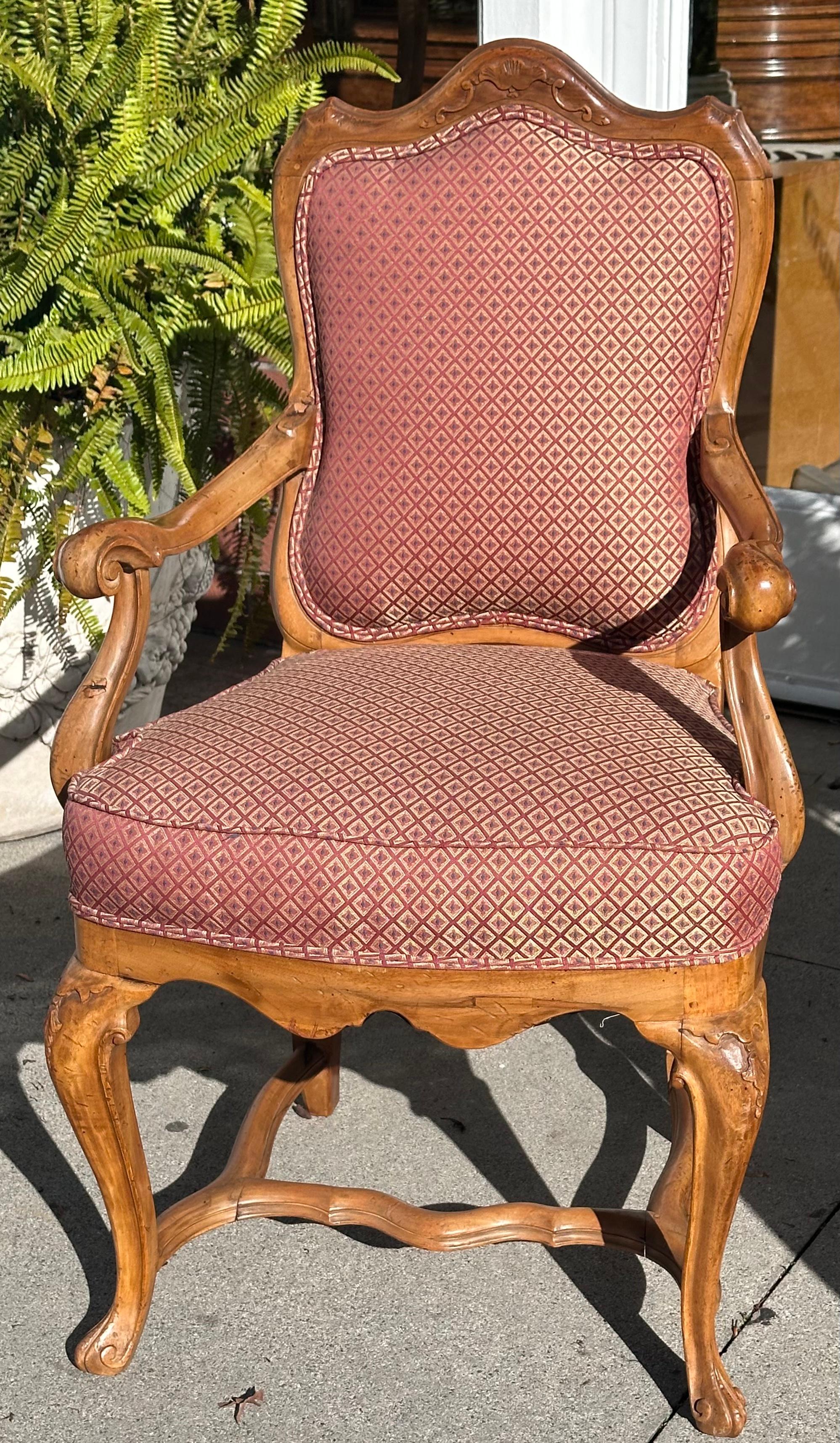 Antique Carved Italian Walnut Arm Chair In Good Condition For Sale In LOS ANGELES, CA