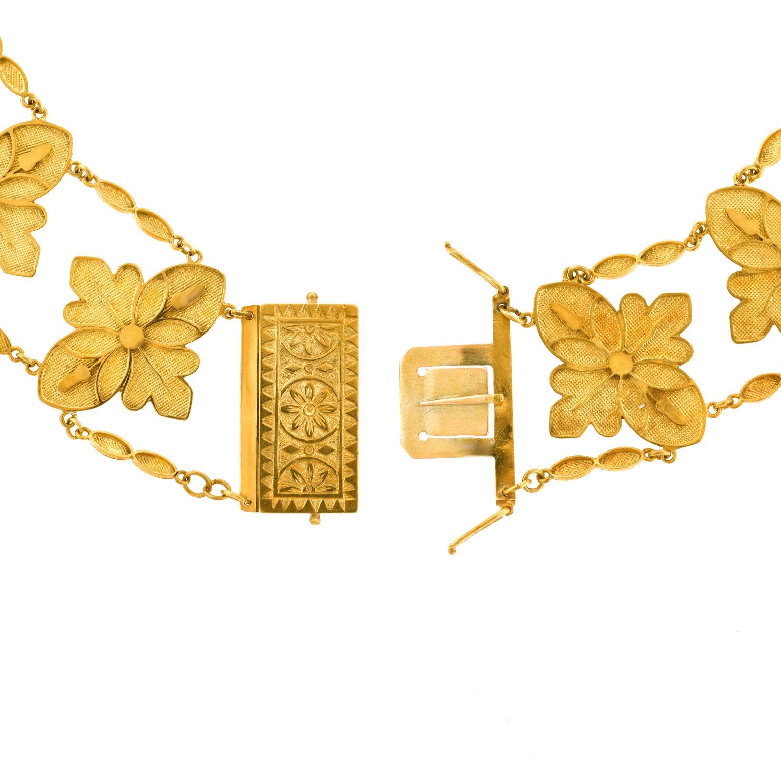 Antike geschnitzte Halskette aus Jade und Gold 14k im Zustand „Hervorragend“ im Angebot in Litchfield, CT