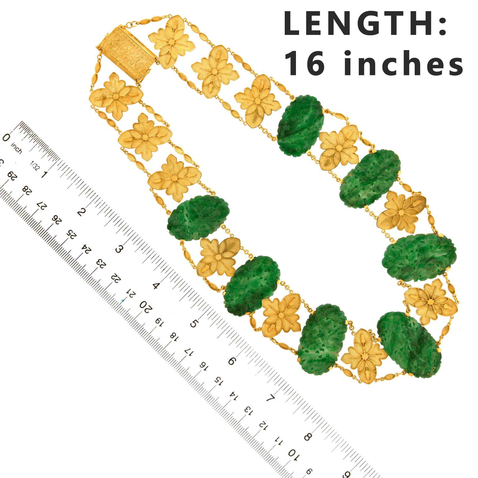 Antike geschnitzte Halskette aus Jade und Gold 14k Damen im Angebot