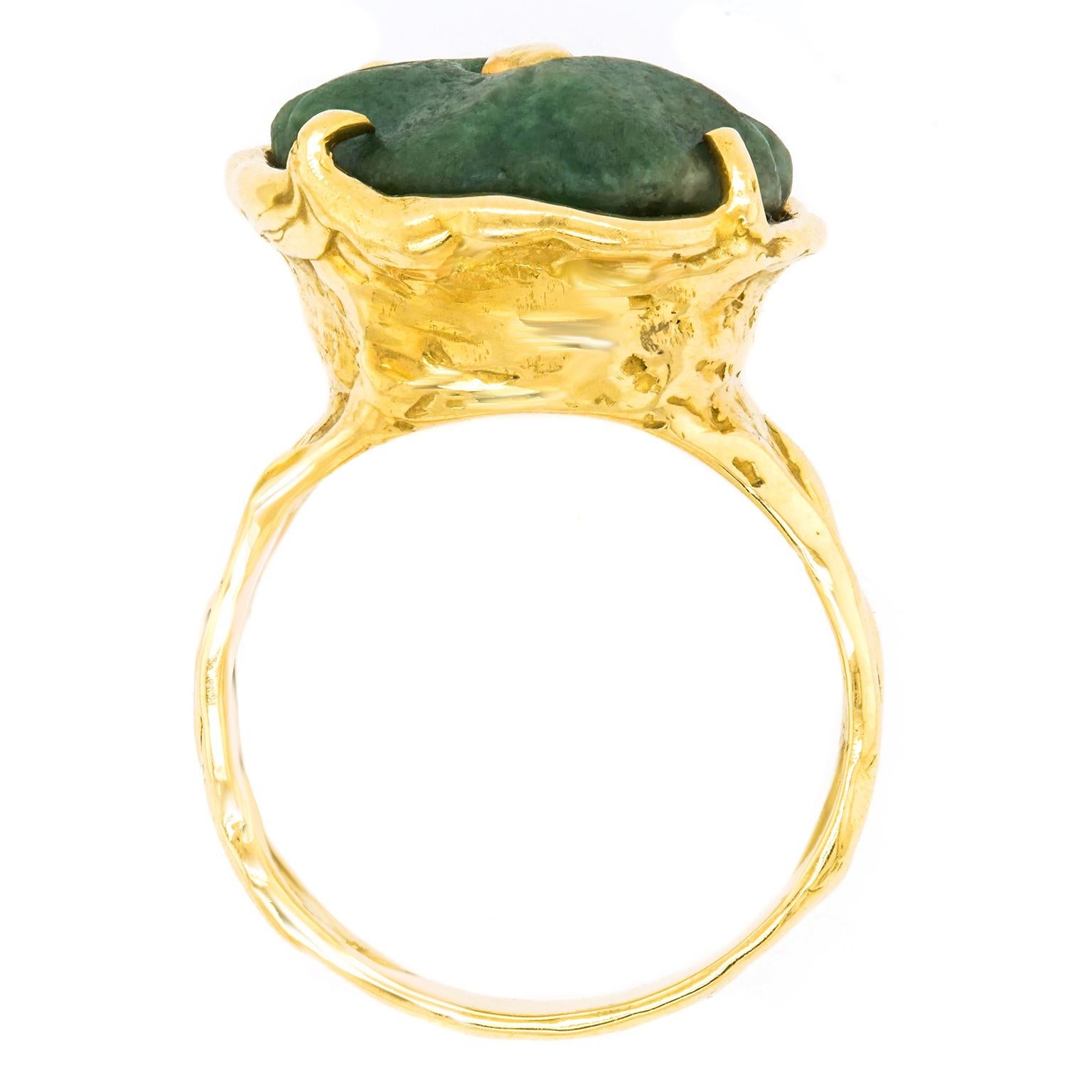 Antique Carved Jade-Set Gold Ring 1