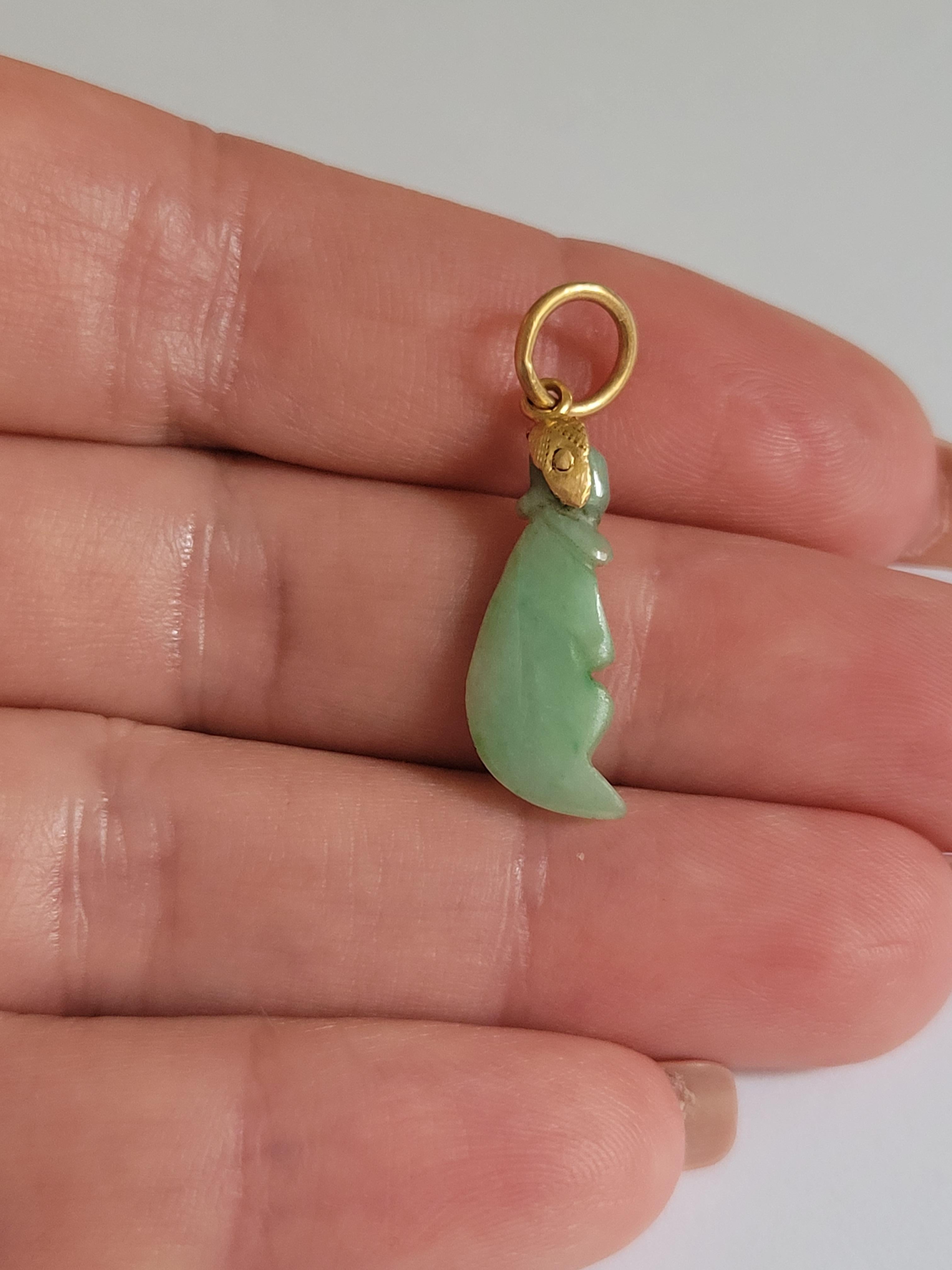 Antique Carved Jade Yellow Gold Charm Pendant In Excellent Condition For Sale In Boston, Lincolnshire