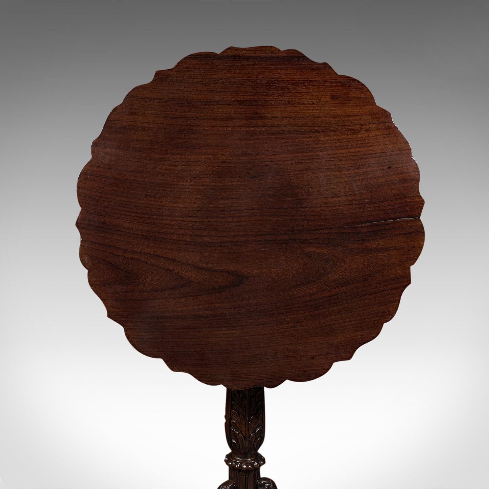 Ancienne table à lampe sculptée anglo-indienne, teck, plateau basculant, coloniale et victorienne en vente 1