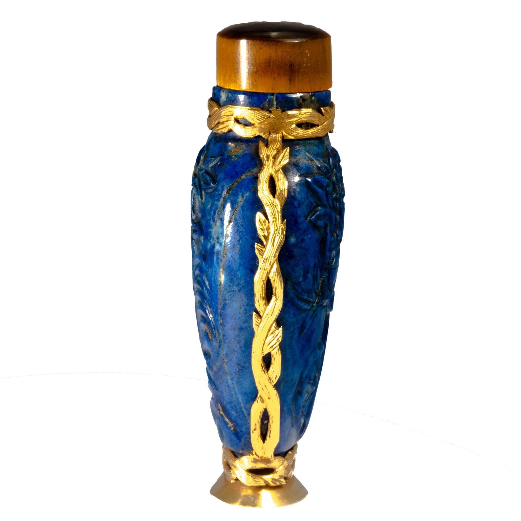 Women's or Men's Antique Carved Lapis Lazuli 18K Gold and Wood Snuff Bottle For Sale