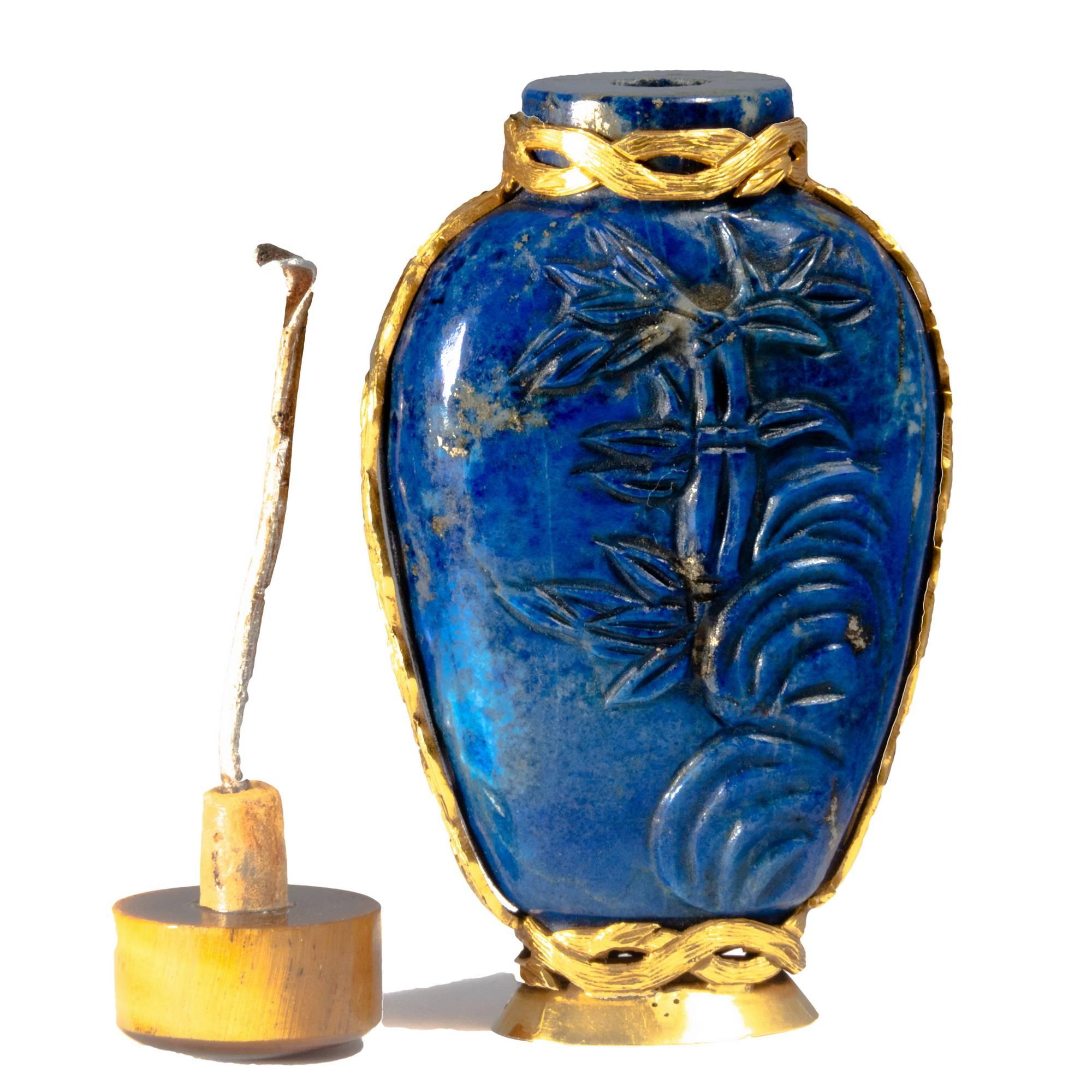 Antique Carved Lapis Lazuli 18K Gold and Wood Snuff Bottle For Sale 2