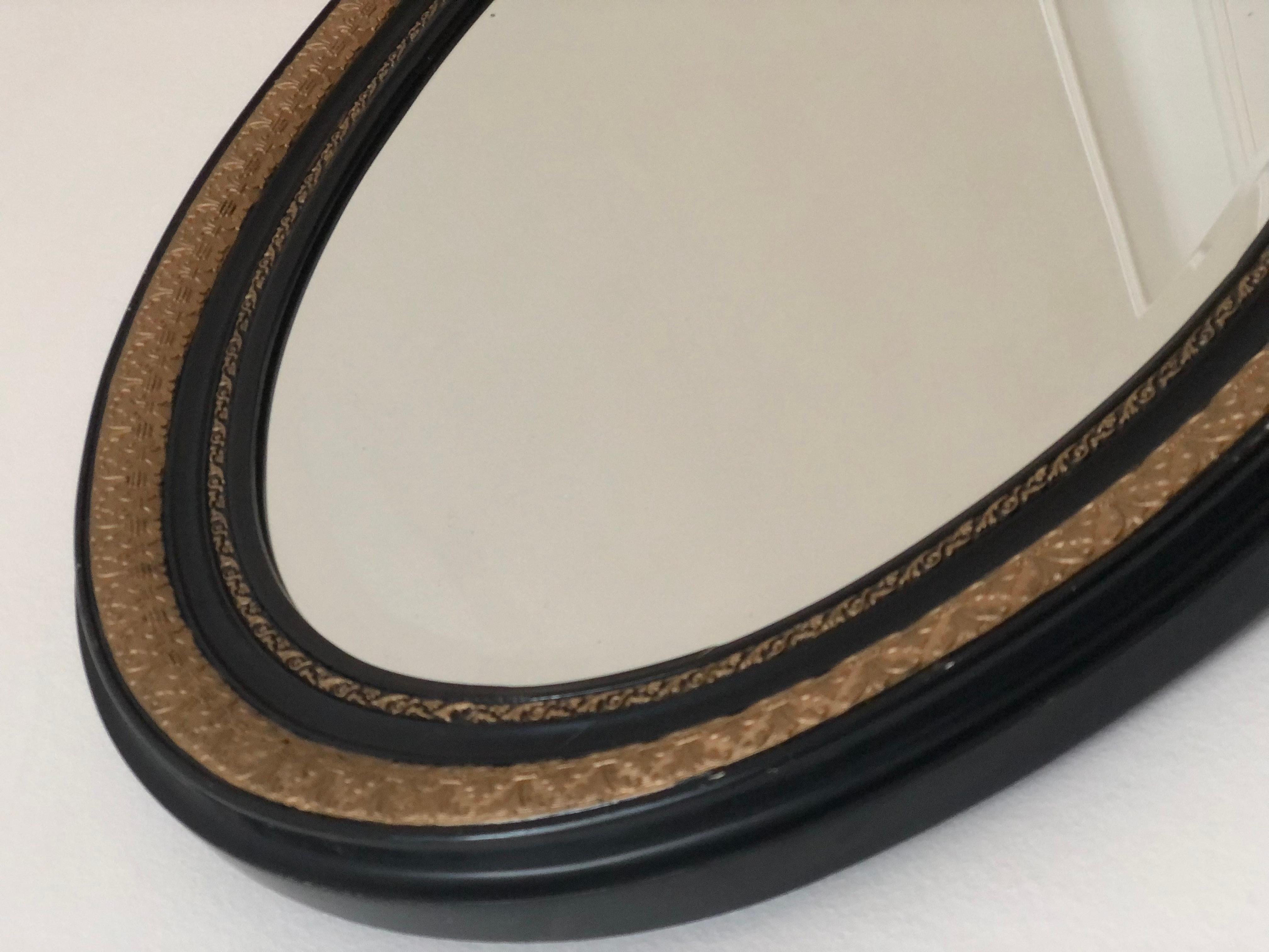 Gilt Antique Carved Louis Philippe Oval Mirror In Black and Gold France Late 19th Cen