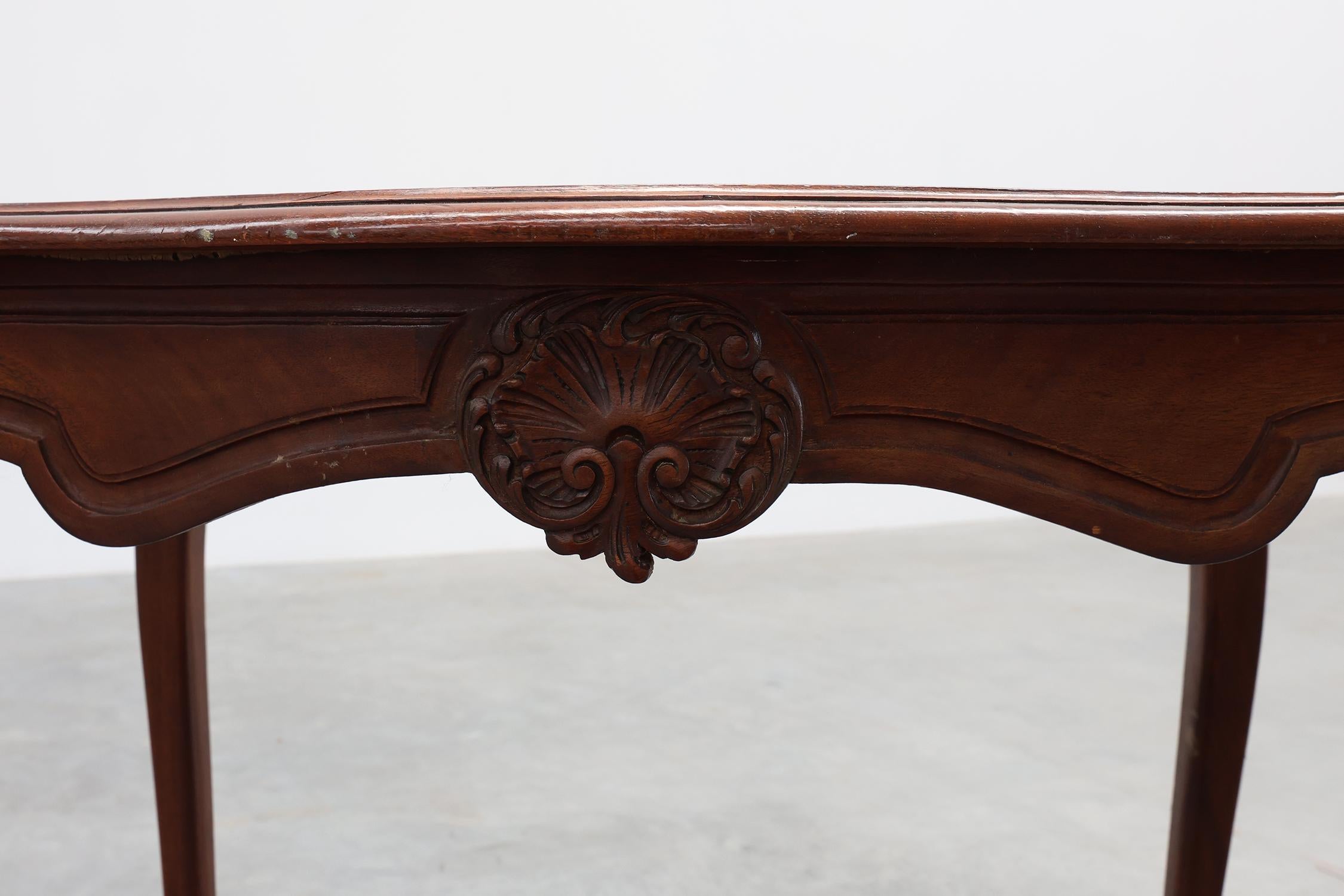 Louis XV Table d'appoint ancienne sculptée de style LOUIS XV, France ca. 1900 en vente