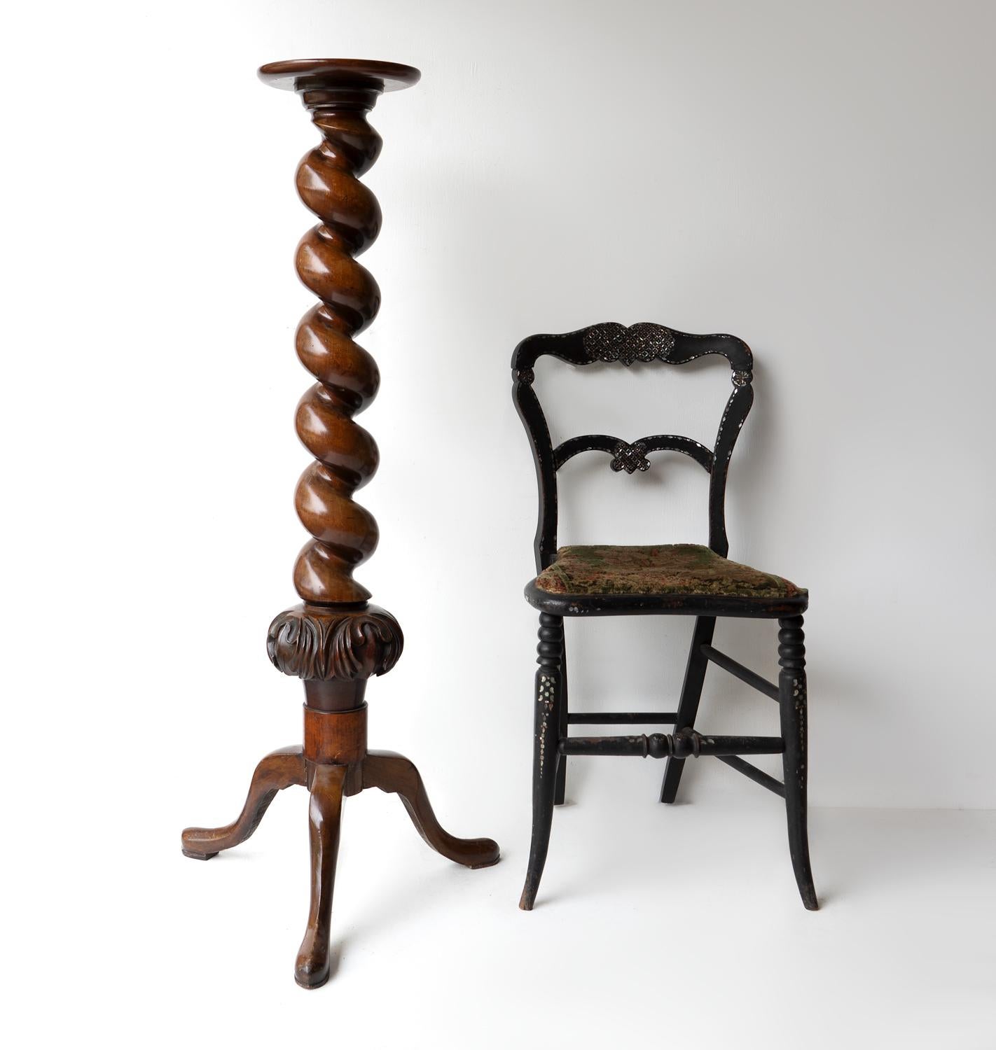 Antique Carved Mahogany Barley Twist Column Torchere, 19th Century Plant Stand For Sale 11