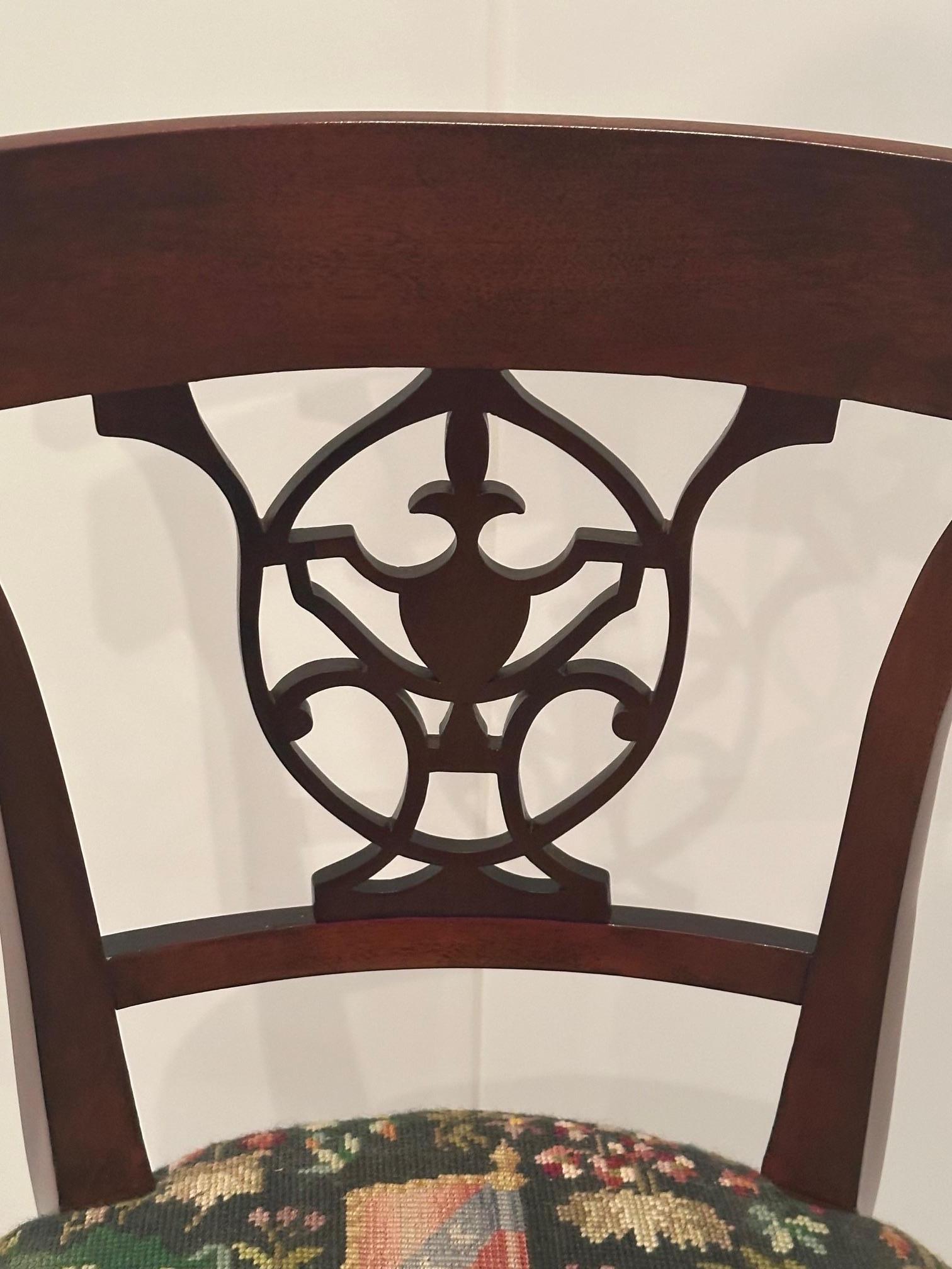 Antique Carved Mahogany Regency Style Side Chair In Good Condition For Sale In Hopewell, NJ