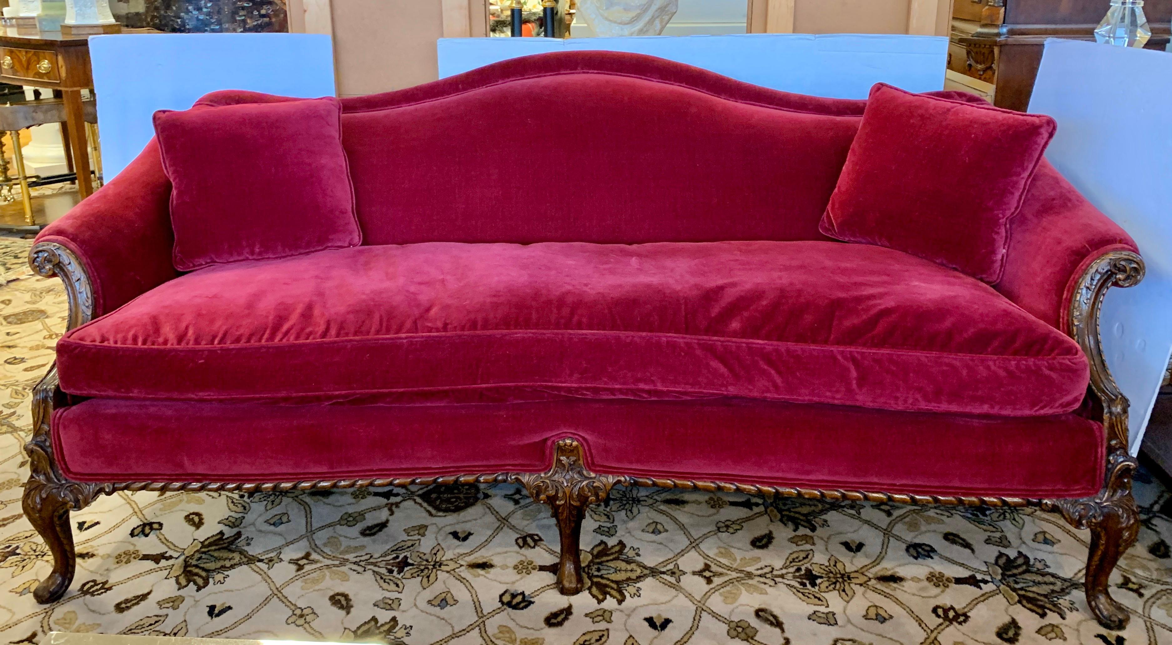 Antique Carved Mahogany Velvet Camelback Camel Back Sofa Settee In Good Condition In West Hartford, CT