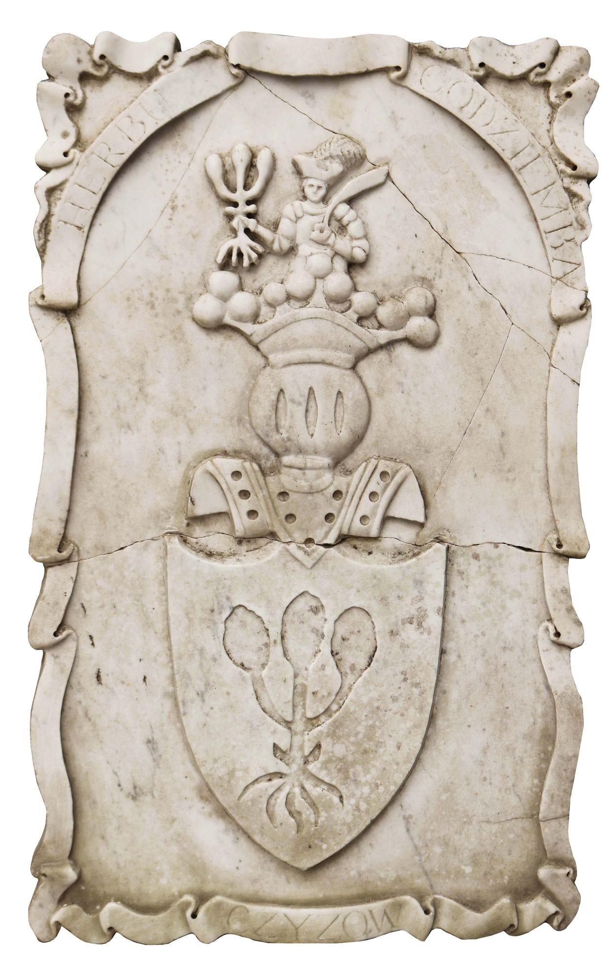 Antique Carved Marble Armorial Panel In Good Condition For Sale In Wormelow, Herefordshire