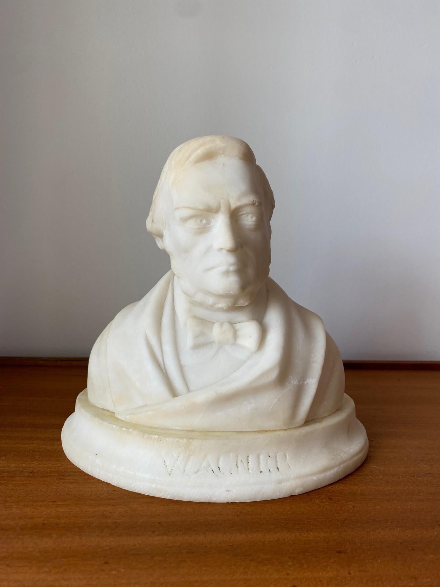 Buste ancien en marbre sculpté du compositeur Richard Wagner, marqué 