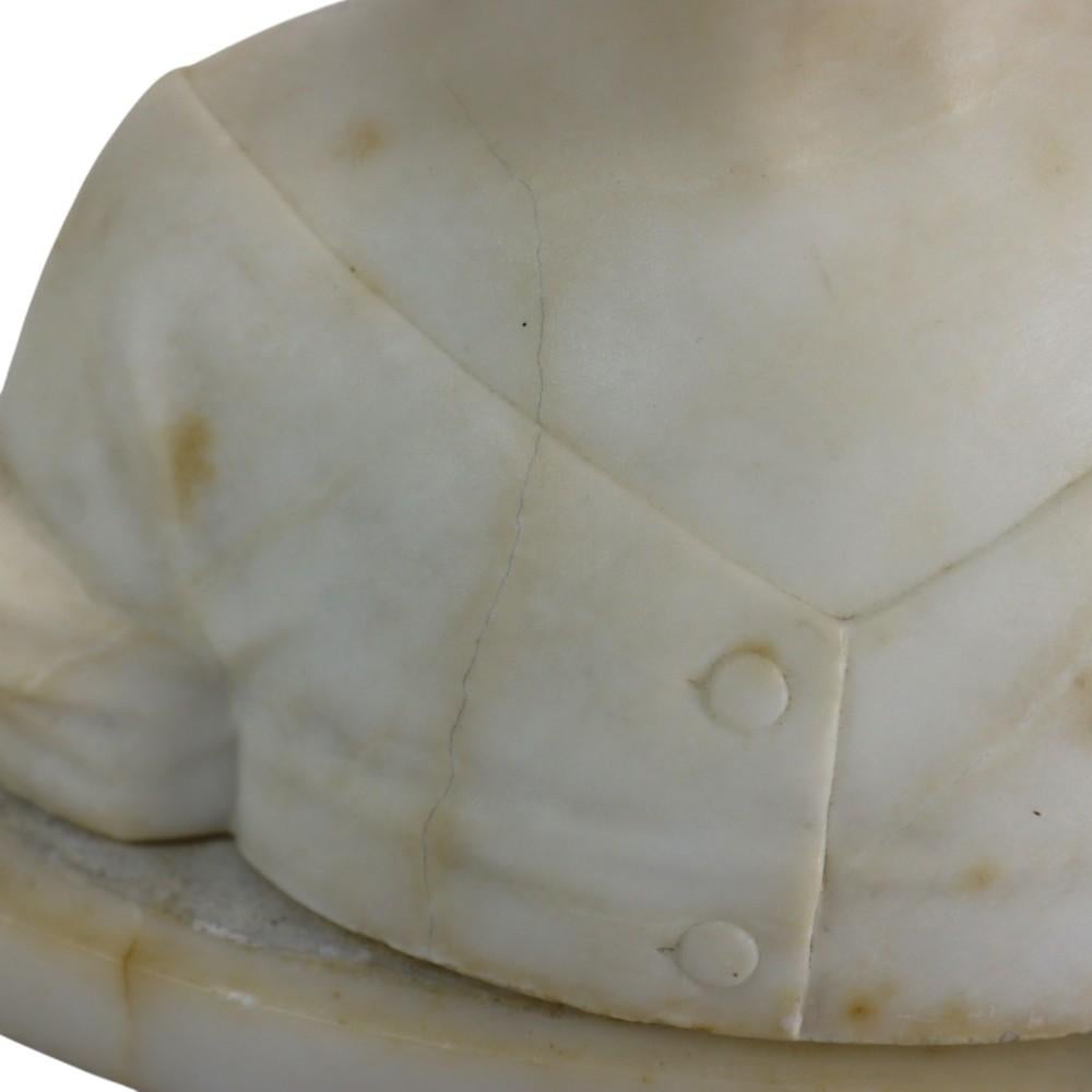 Antico busto in marmo scolpito di Giovanna d'Arco del XIX secolo in vendita 3