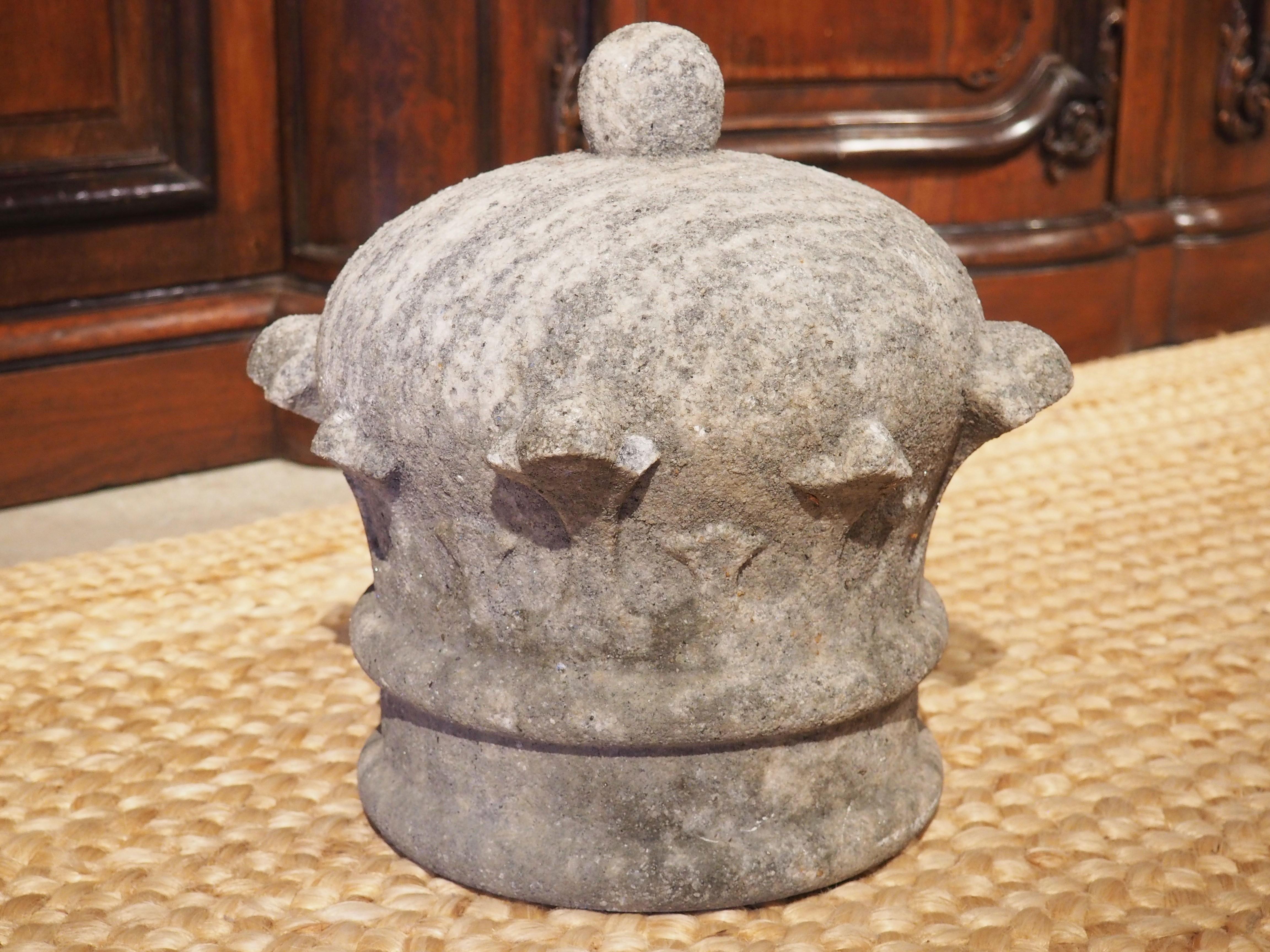 Antique Carved Marble Crown Finial from Italy, 19th Century For Sale 6