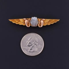 Antica spilla da faraone in pietra lunare intagliata in oro 14k