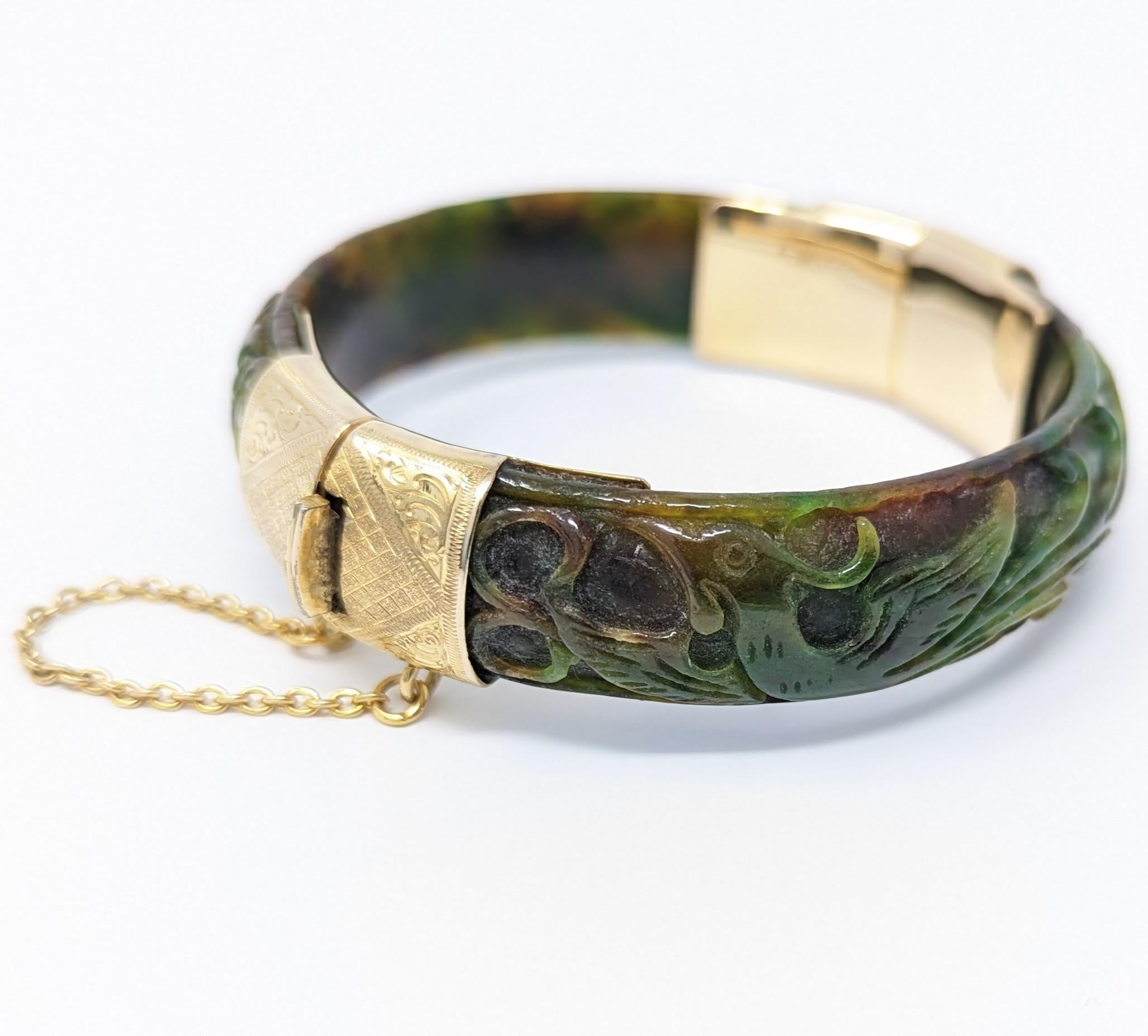 Antique Carved Nephrite Jade 14k Bangle Bracelet 585 Solid Yellow Gold Asian In Good Condition For Sale In Greer, SC