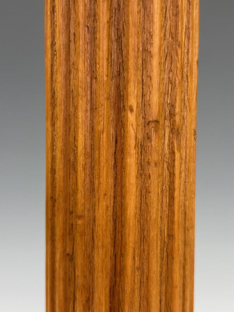 Ancienne lampe de table à colonne corinthienne en chêne sculpté C.I.C. - néoclassique en vente 4