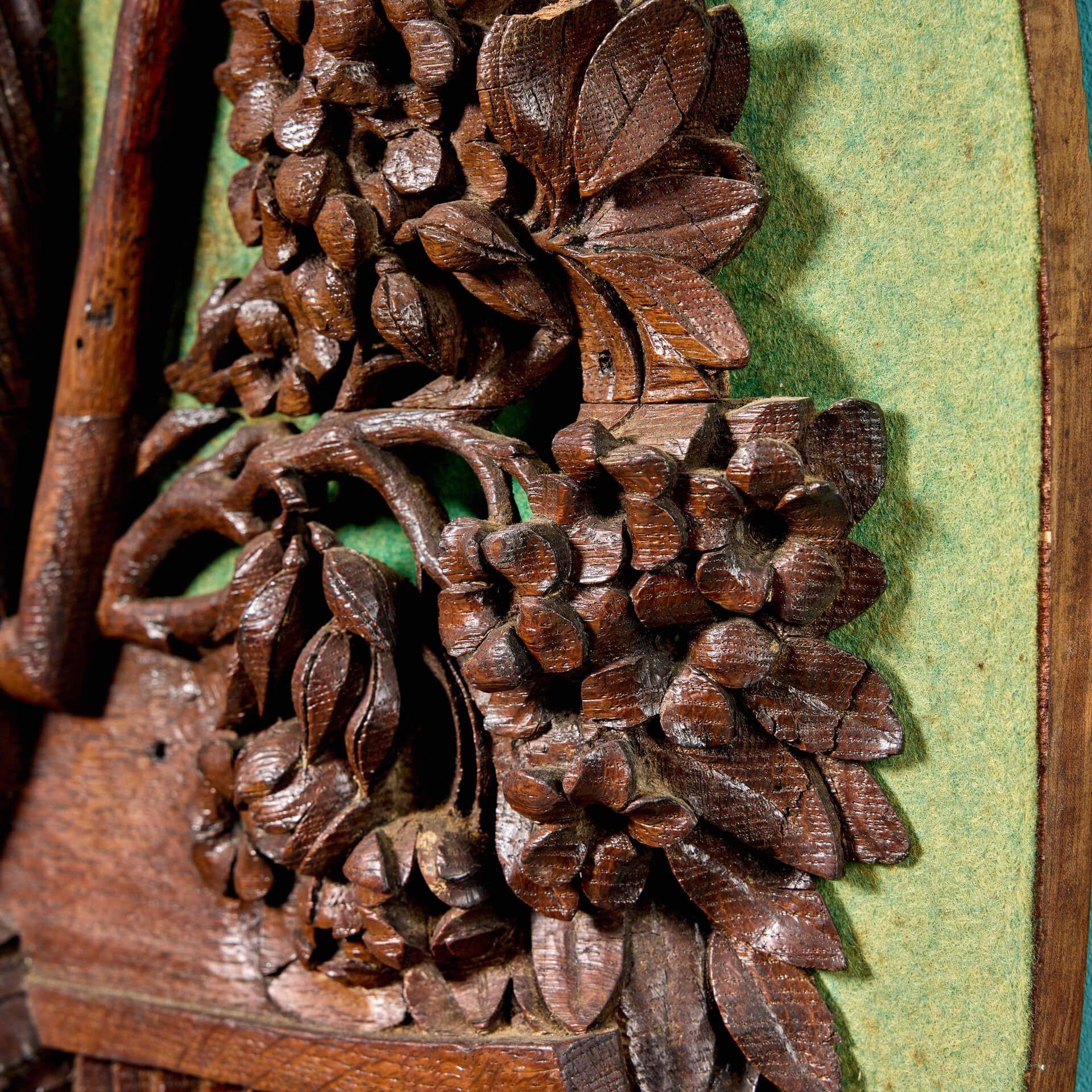 Antique Carved Oak Decorative Still Life Wall Panel In Fair Condition For Sale In Wormelow, Herefordshire