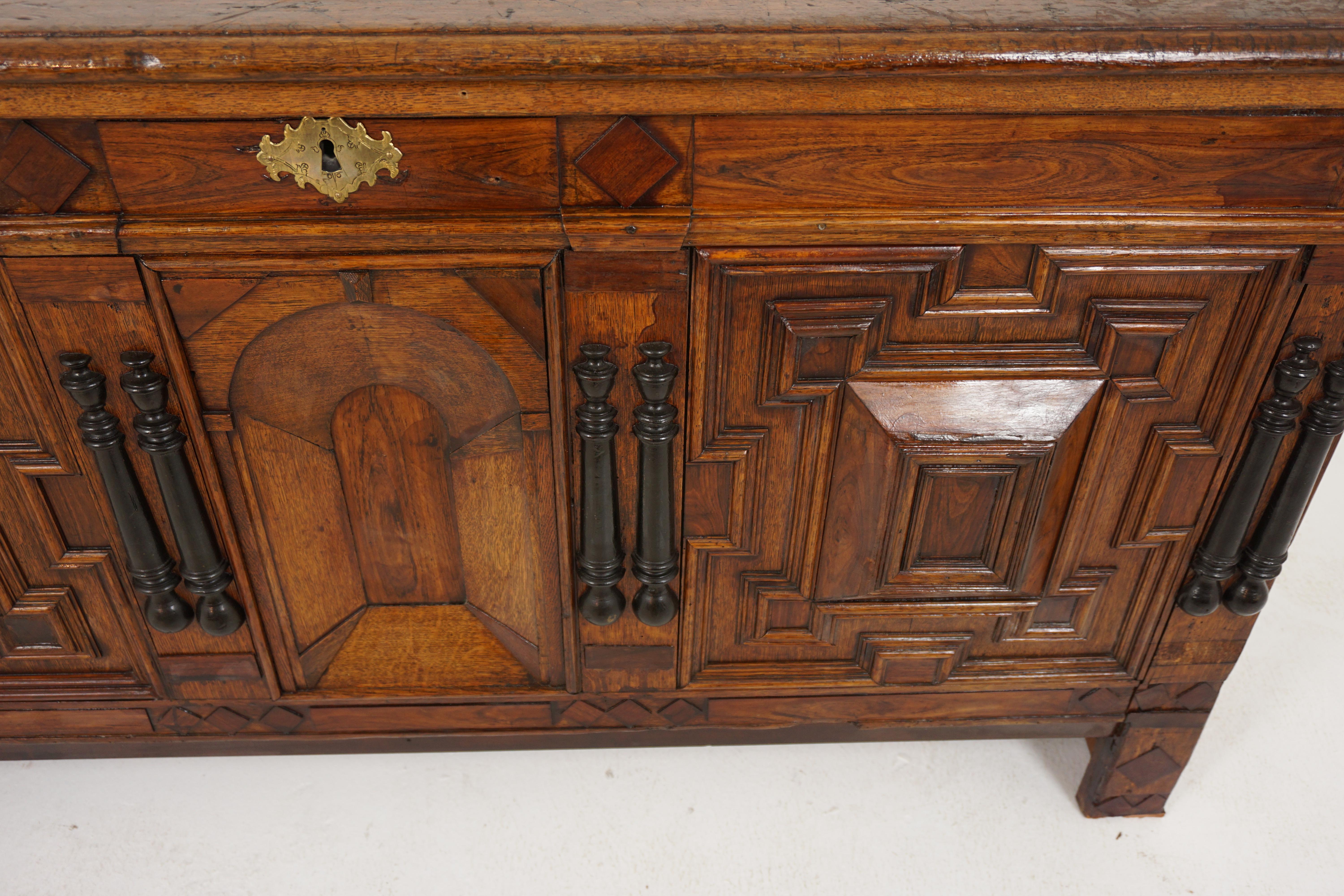 Late 18th Century Antique Carved Oak Dutch Trunk, Dowry/Blanket Box, Coffer, Holland 1790, H346 For Sale