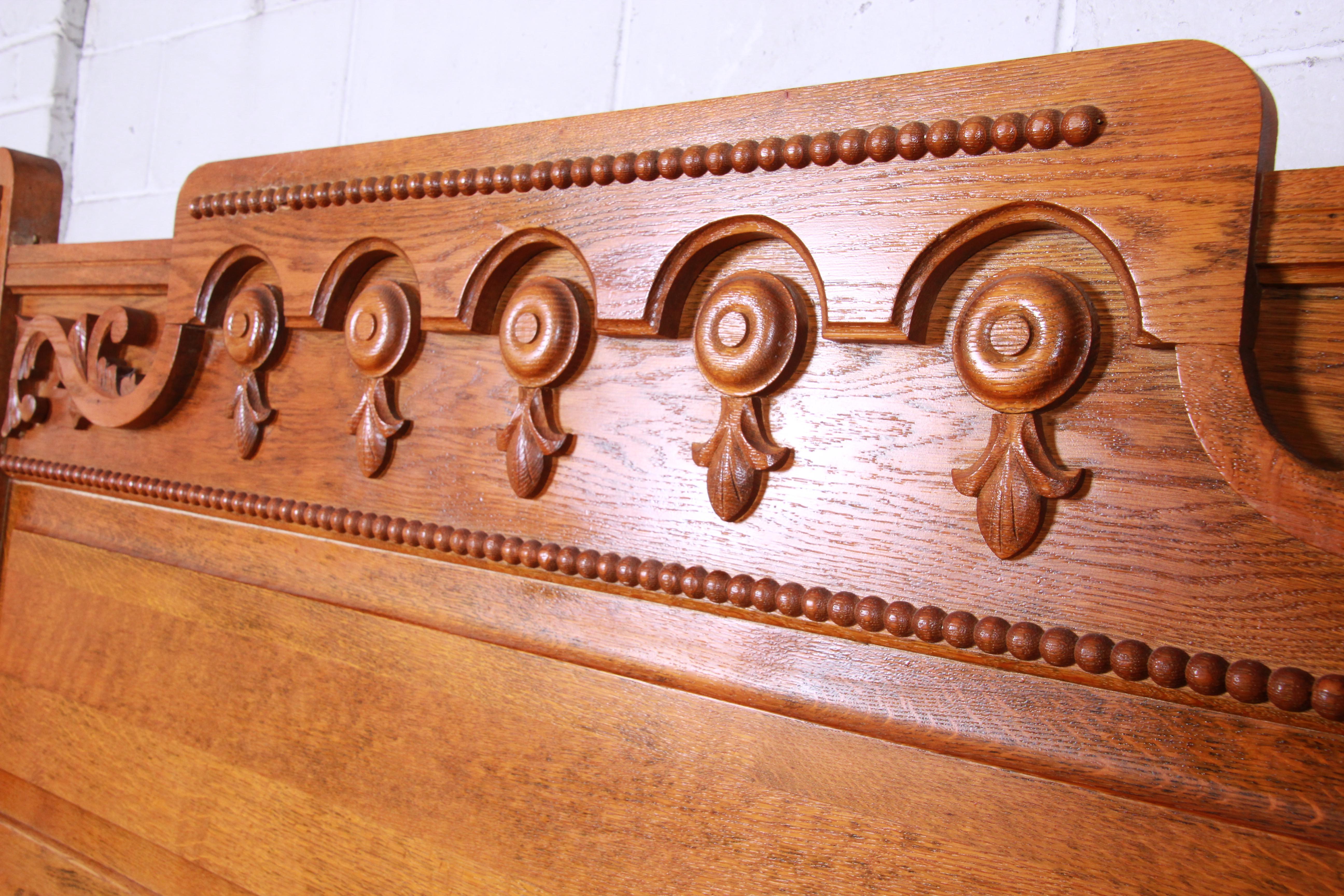 Antique Carved Oak Full Size Bed Frame, circa 1900 In Good Condition In South Bend, IN