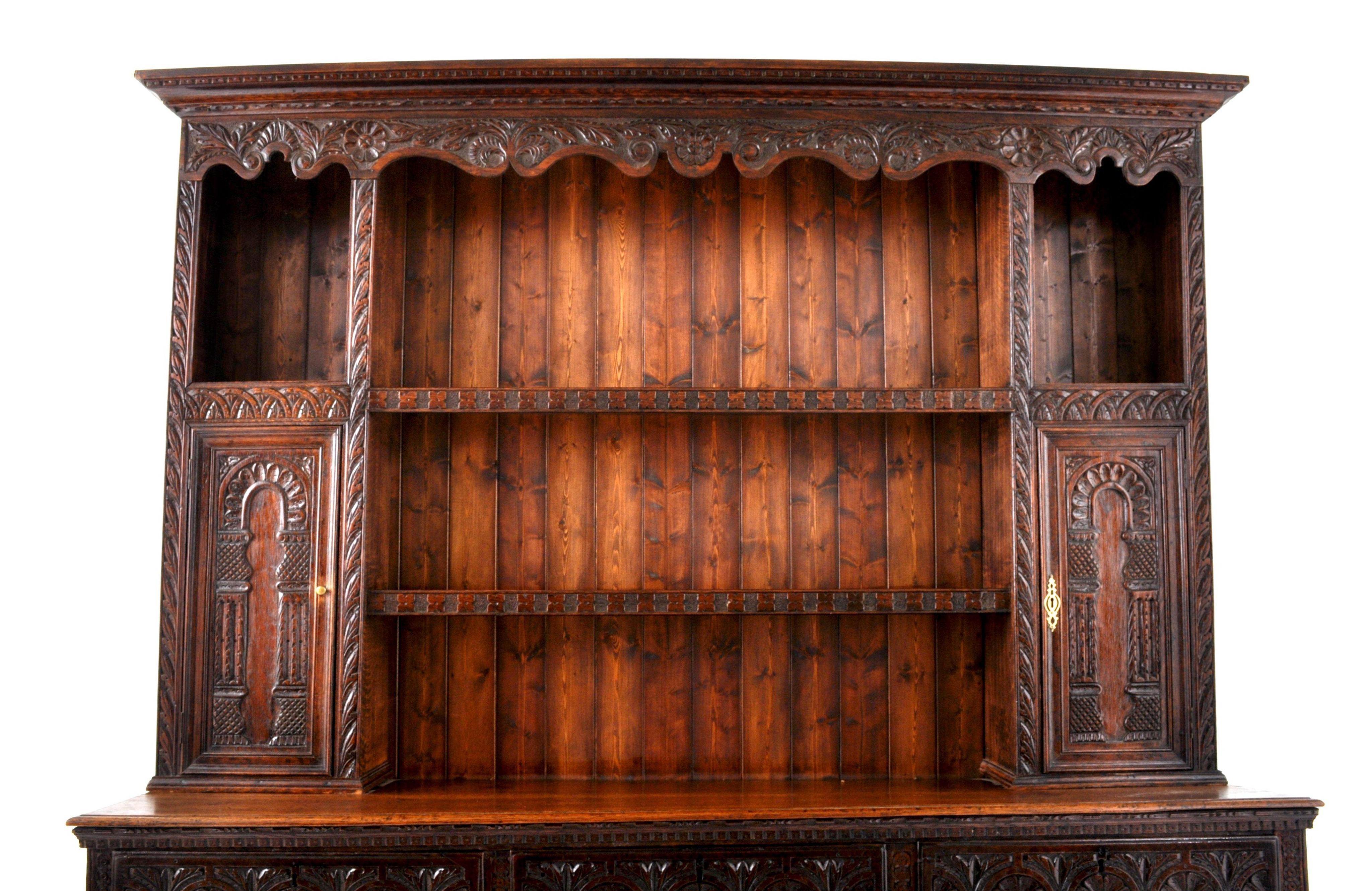 Antique Carved Oak Georgian Welsh Dresser / Cupboard, circa 1820 In Good Condition In Portland, OR