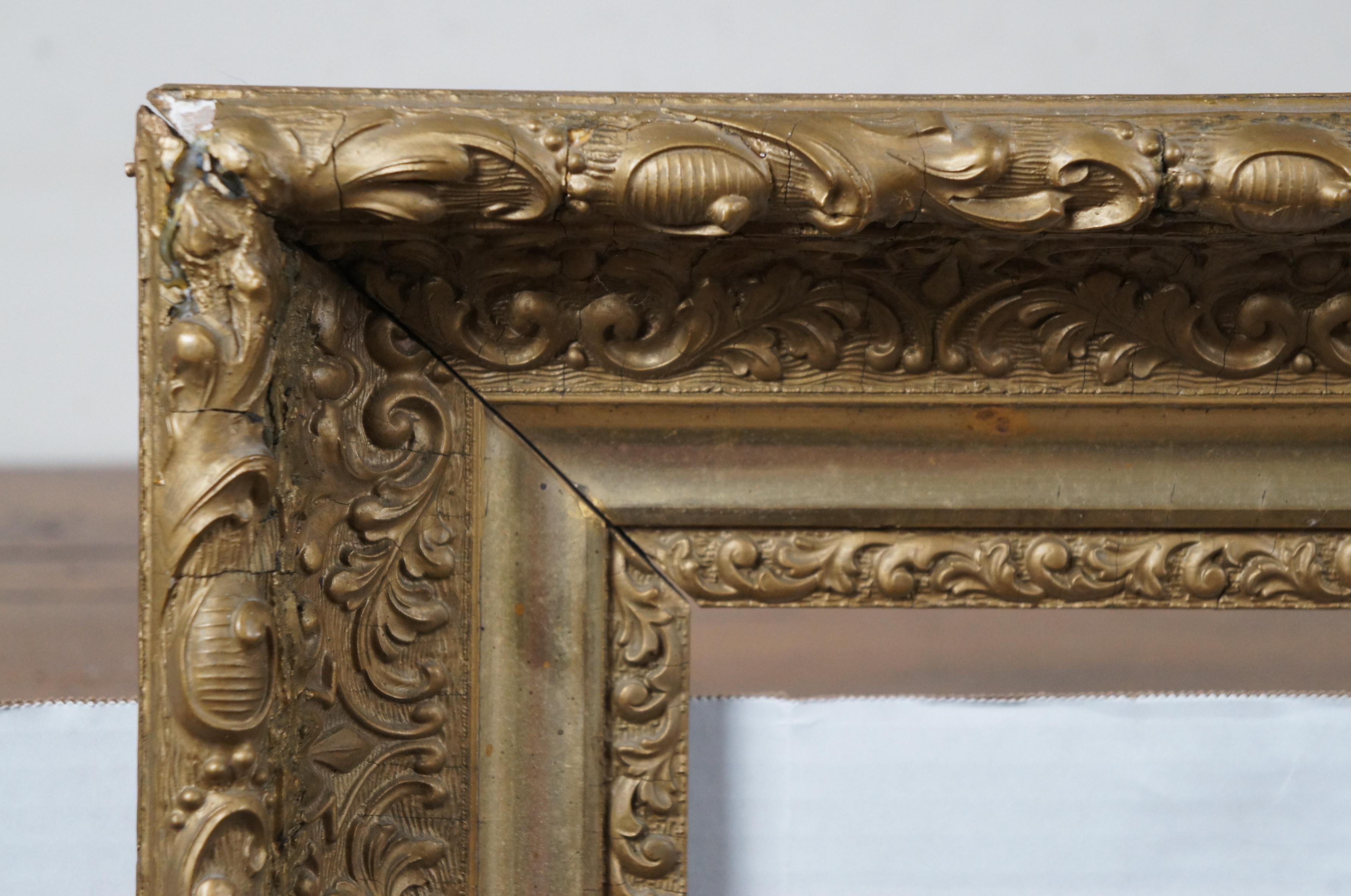 Antiguo Marco de Espejo de Roble Tallado Dorado Oro Acanto Foliado 41 siglo XX en venta