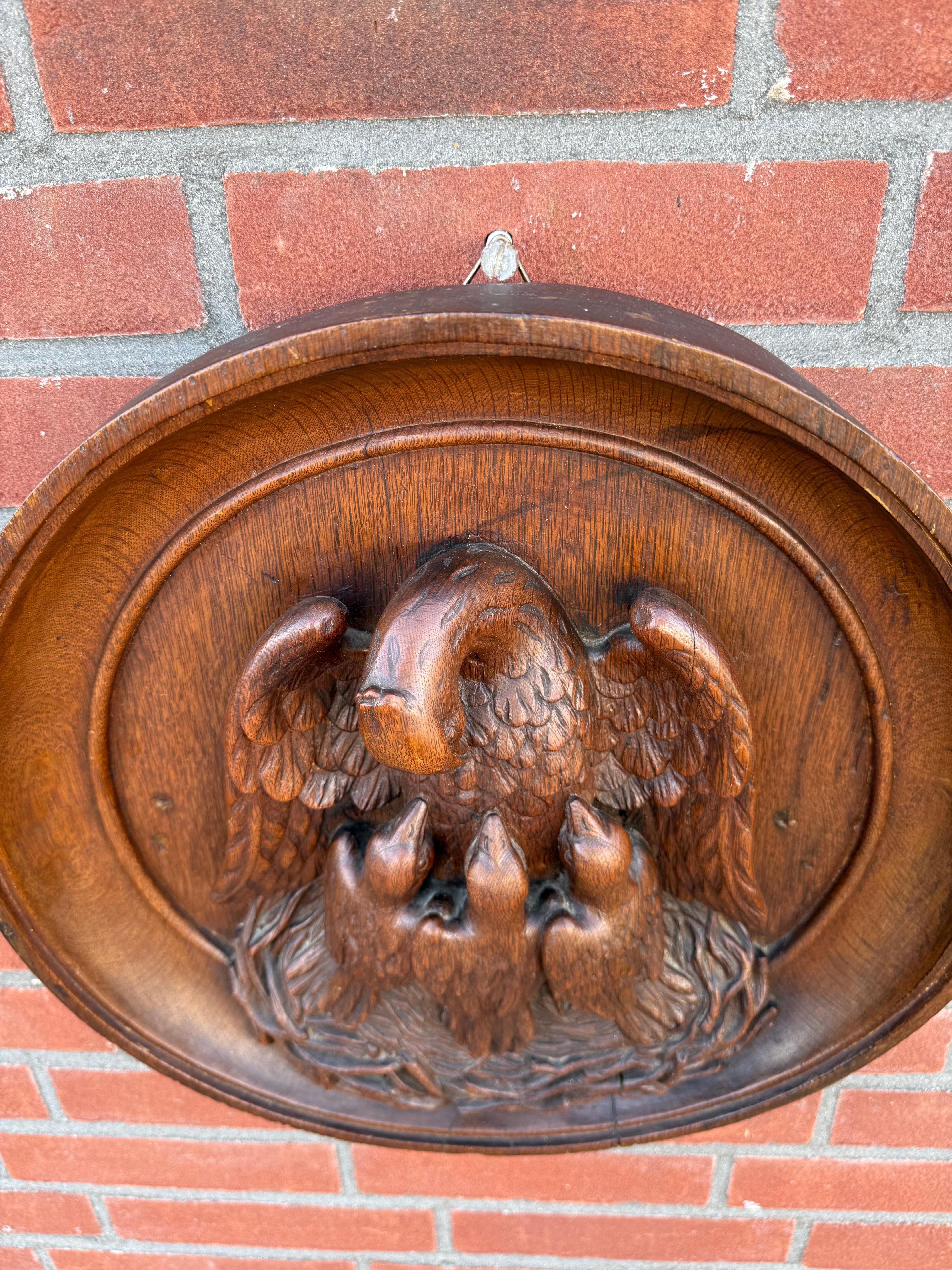 Antique Carved Oak Gothic Art Round Panel of Feeding Pelican as Symbol of Christ For Sale 3