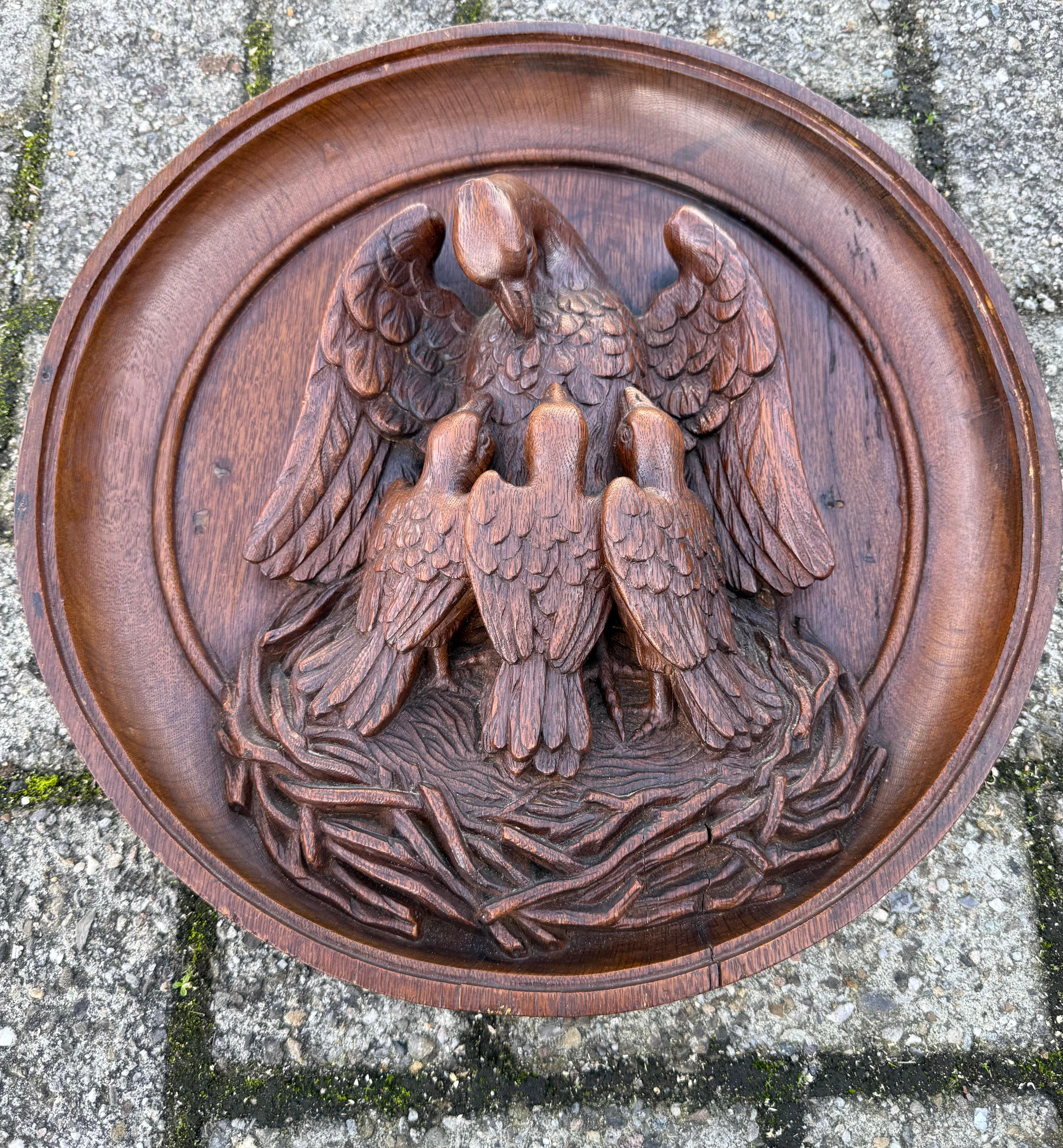 Antique Carved Oak Gothic Art Round Panel of Feeding Pelican as Symbol of Christ For Sale 4