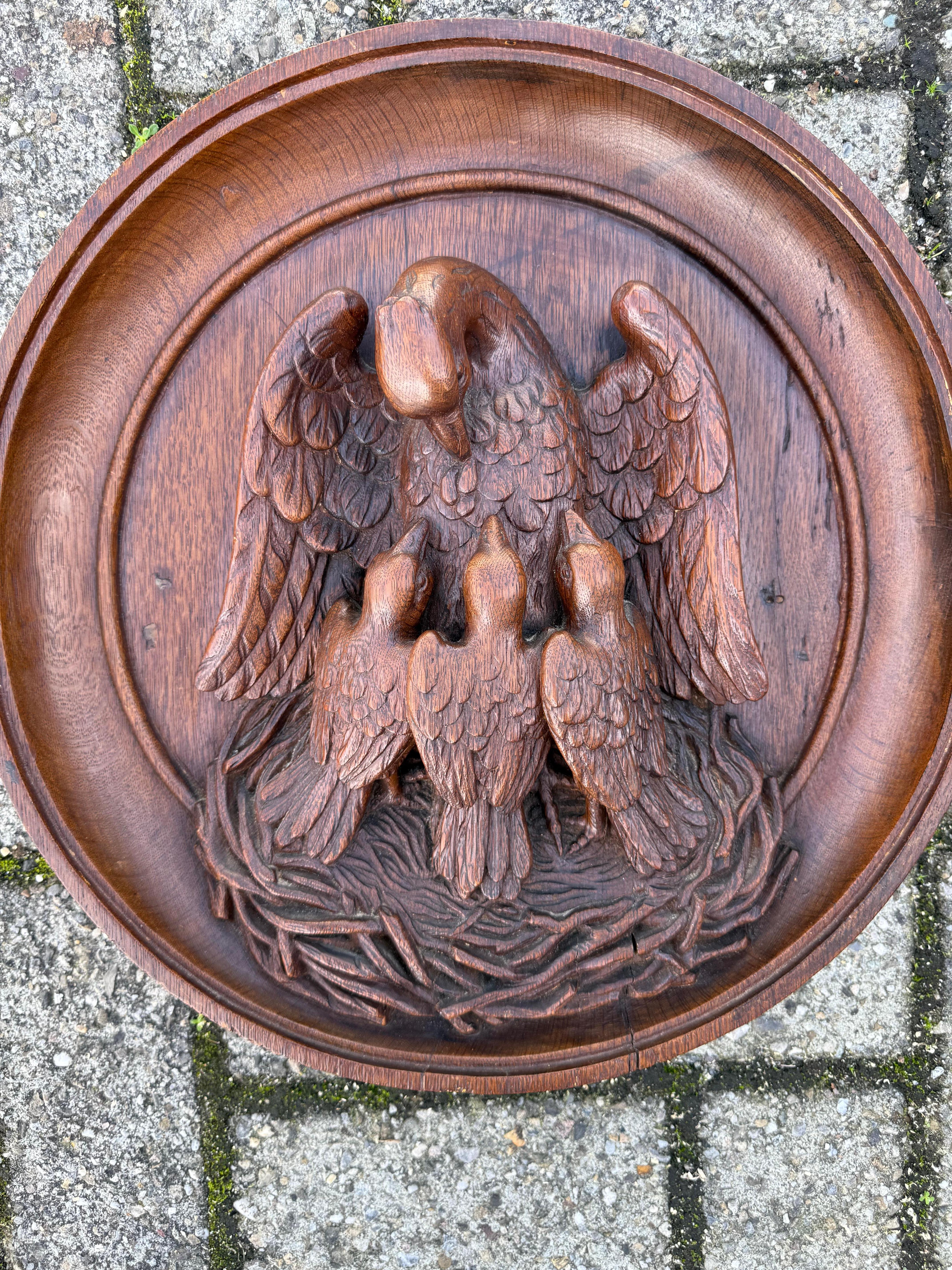 Antique Carved Oak Gothic Art Round Panel of Feeding Pelican as Symbol of Christ For Sale 5