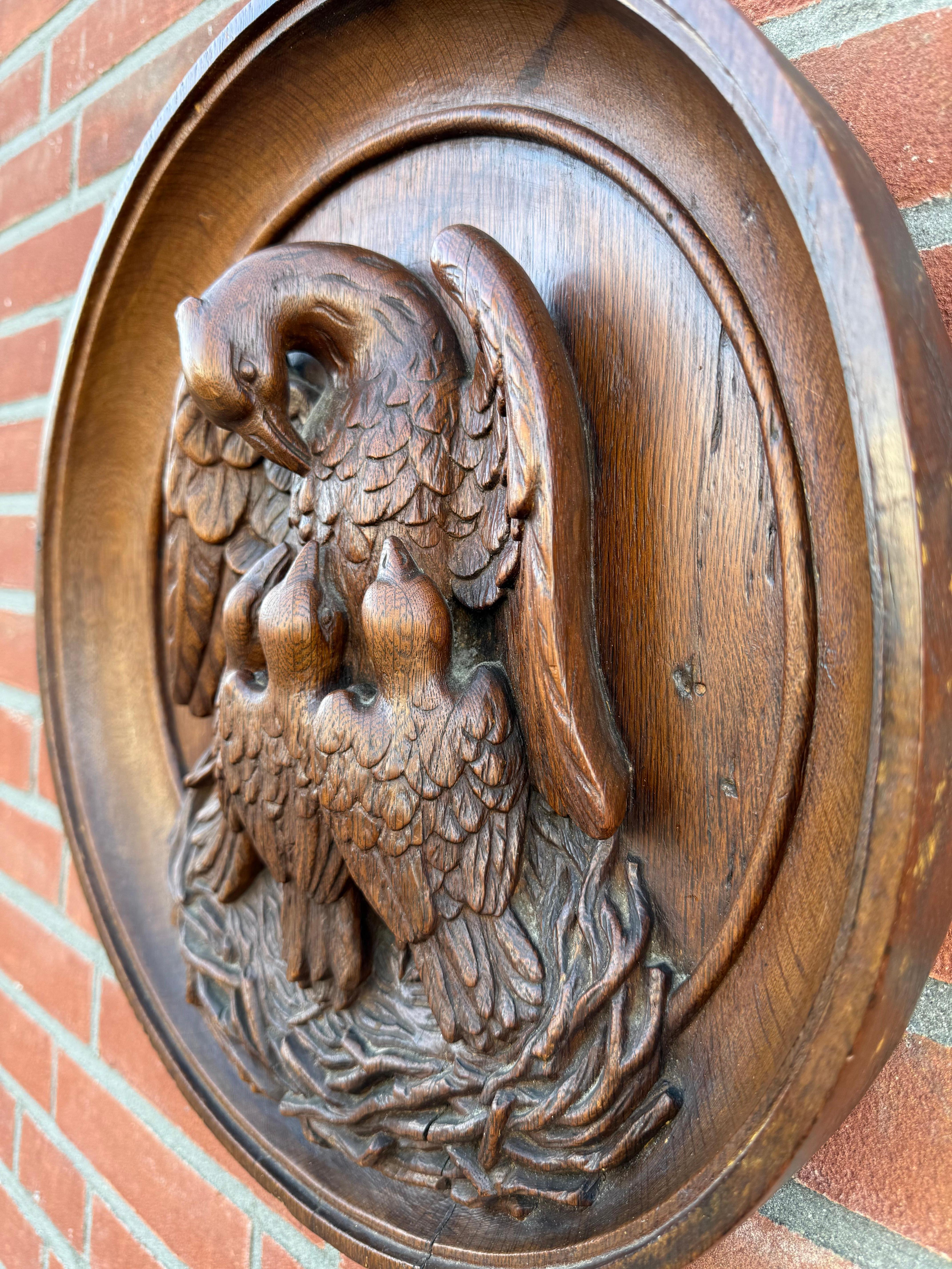 Antique Carved Oak Gothic Art Round Panel of Feeding Pelican as Symbol of Christ For Sale 2