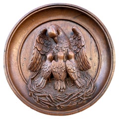 Antike geschnitzte gotische Kunsttafel aus Eichenholz mit rundem Paneel zum füttern von Pelikan als Symbol des Christus